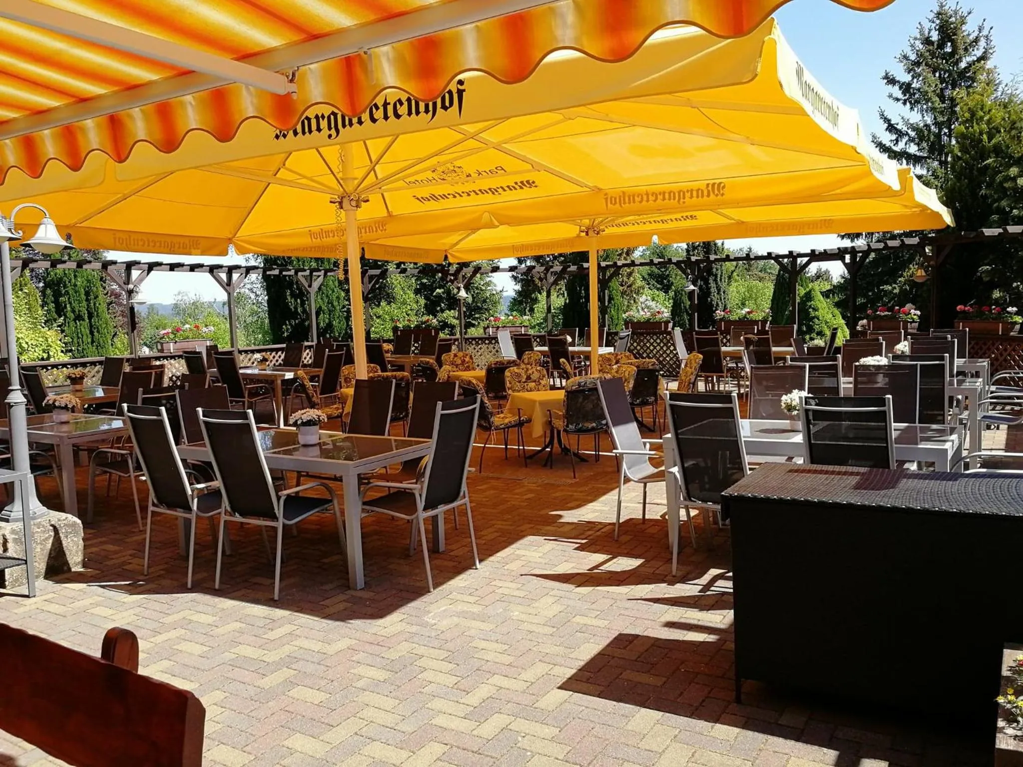 Restaurant/places to eat in Parkhotel Margaretenhof