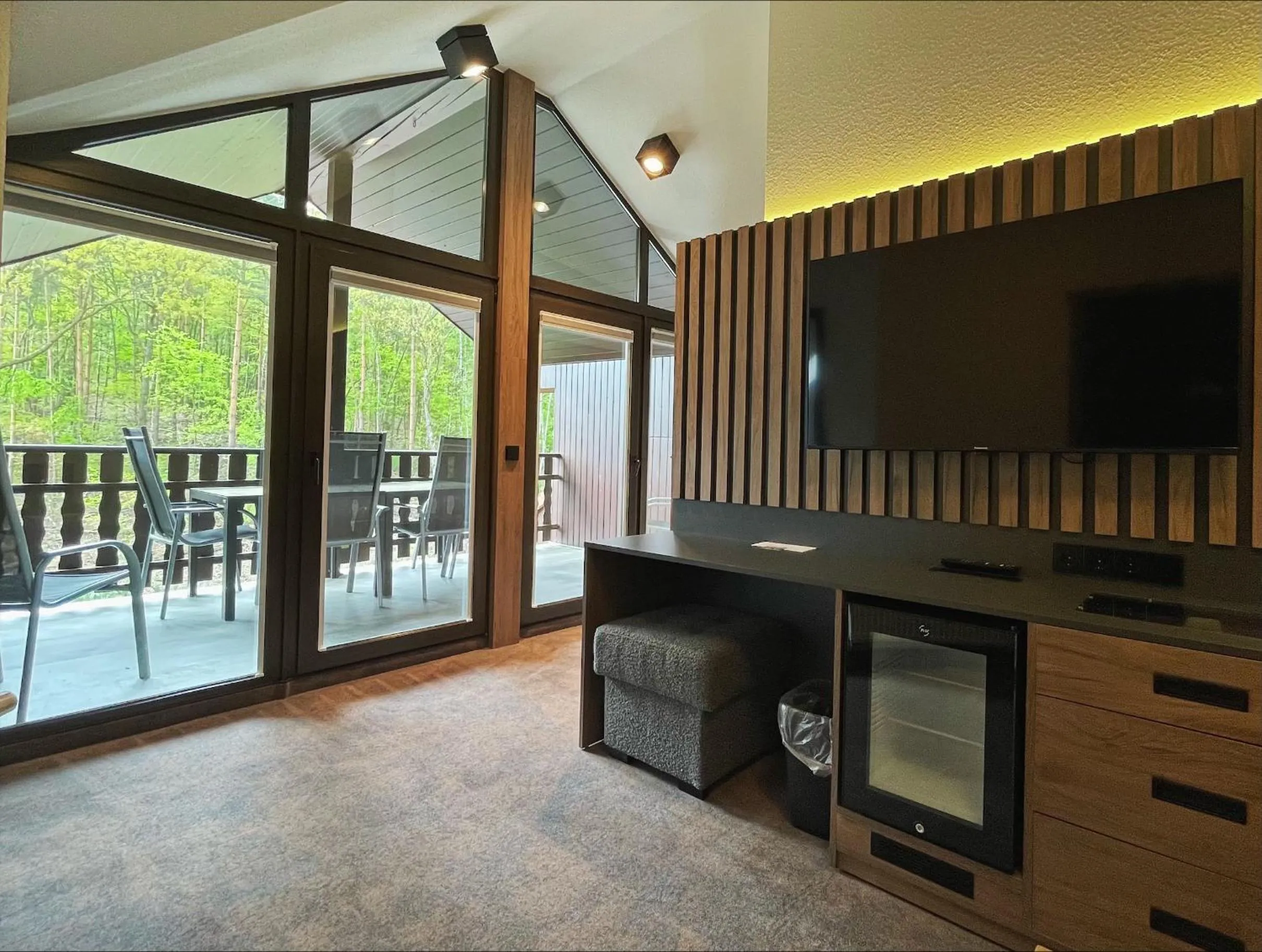 Communal lounge/ TV room in Parkhotel Margaretenhof