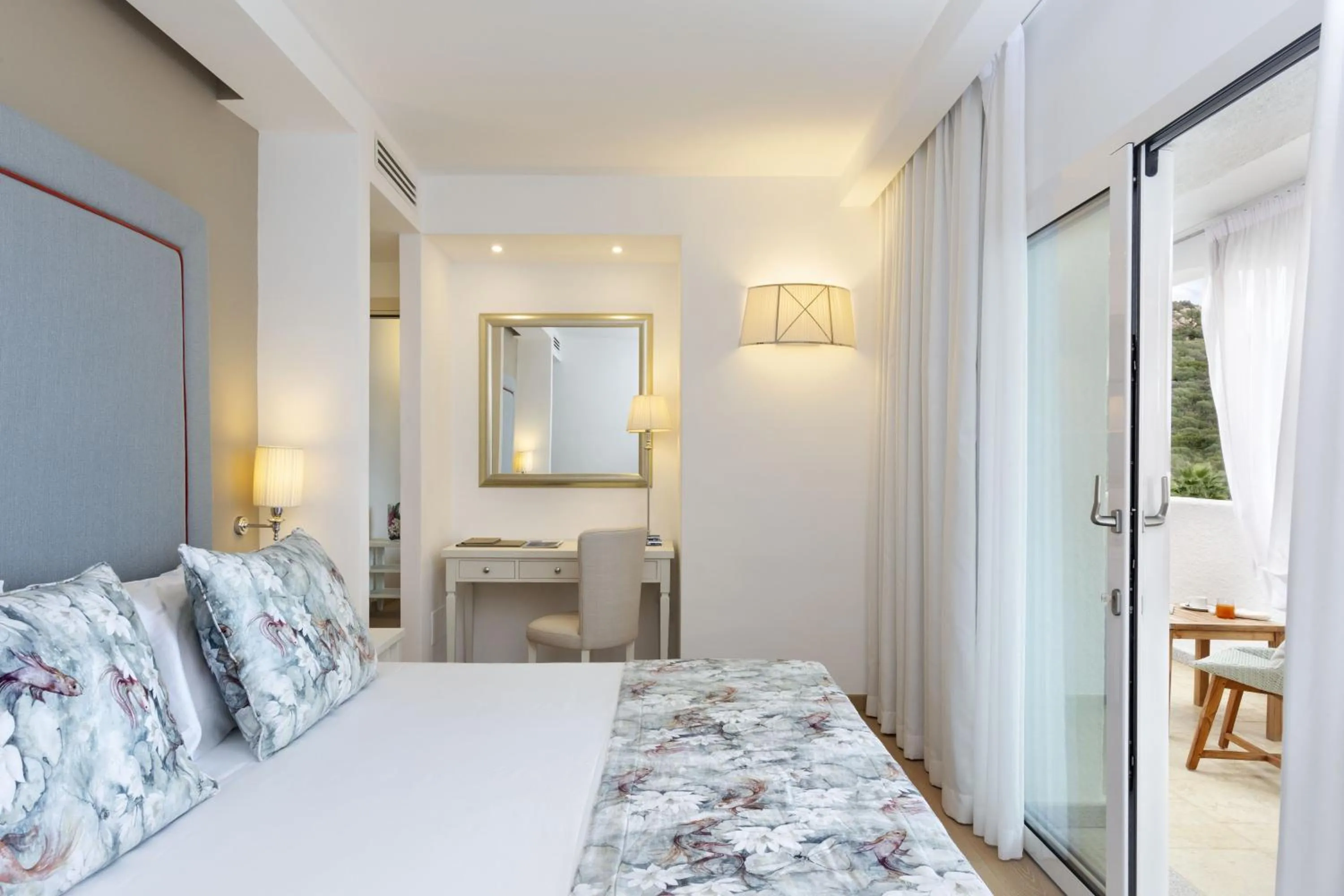 Bedroom, Bed in Grand Hotel Cannigione