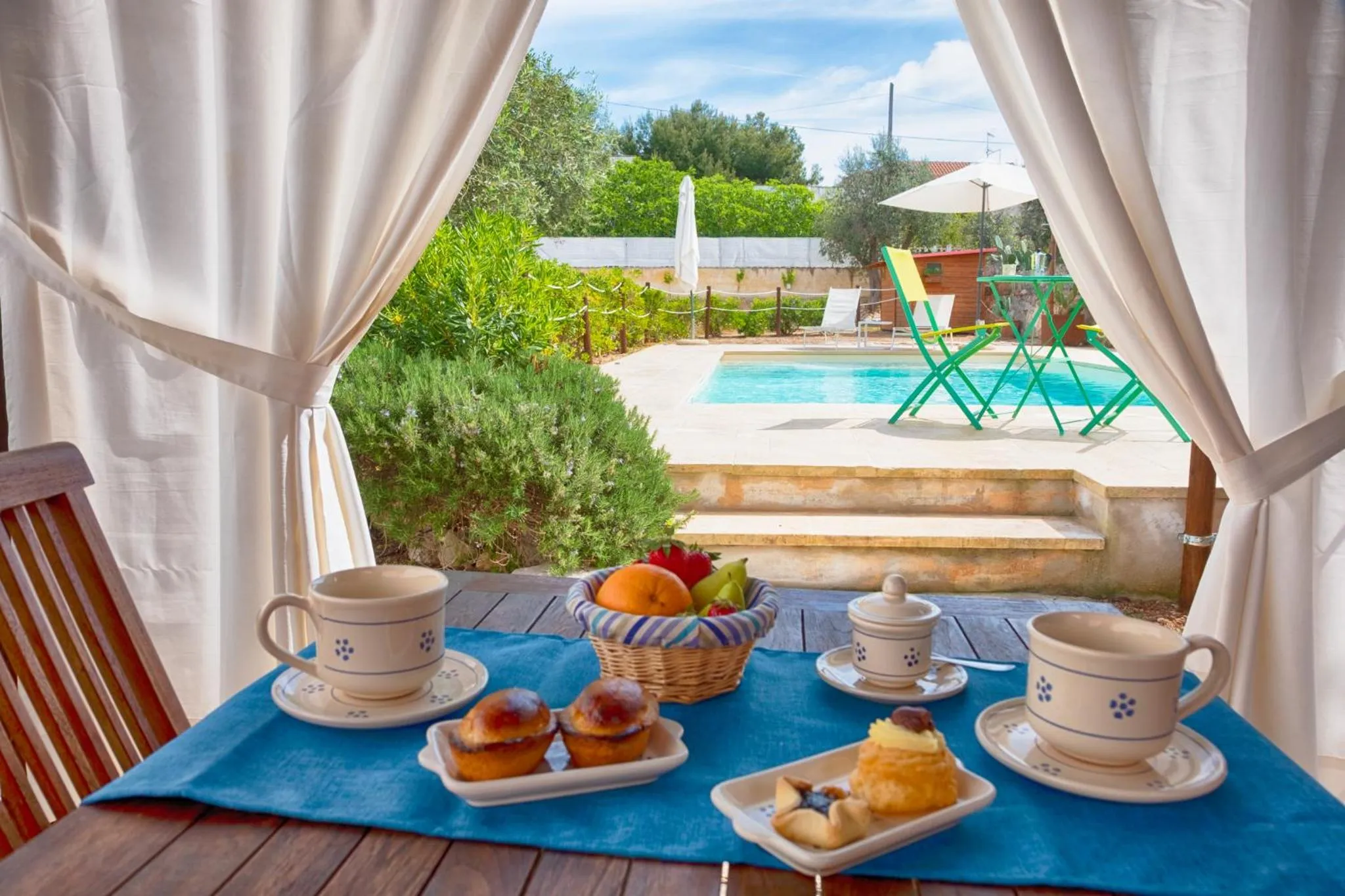 Swimming pool in B&B Happy Days Golfo di Gallipoli