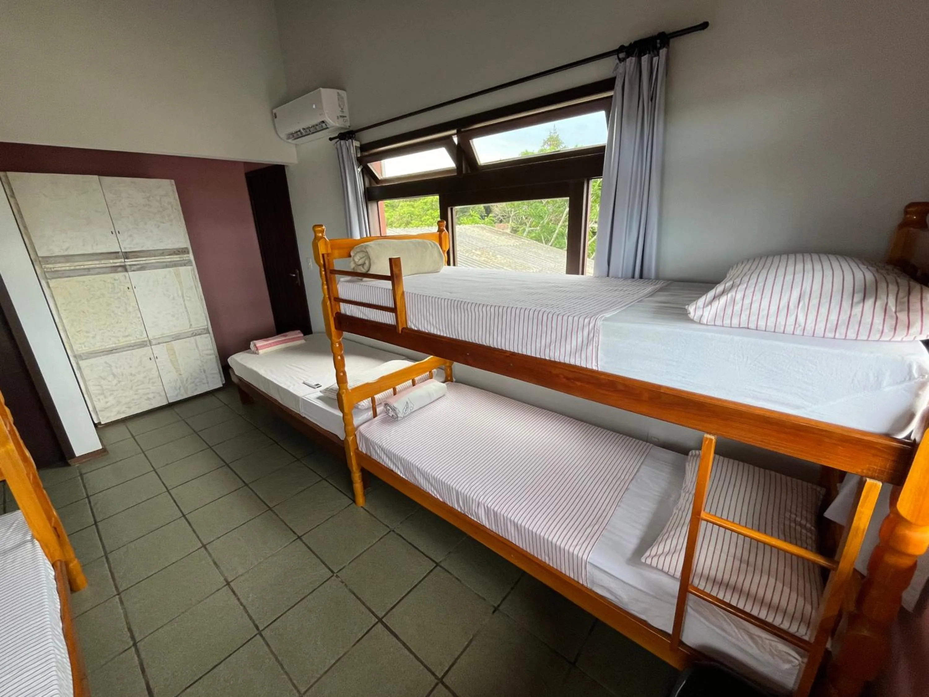 Bed in Santinho Hostel