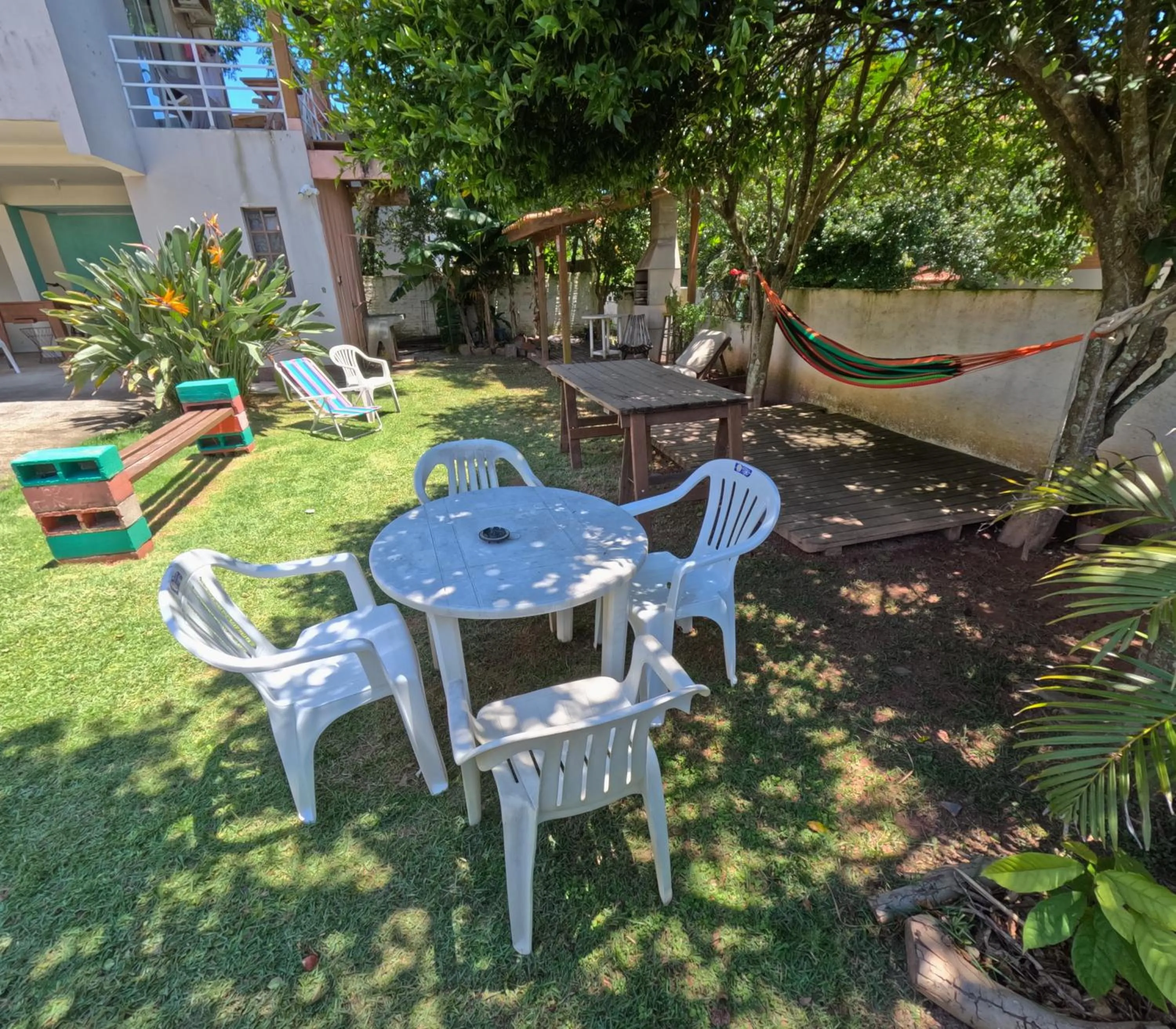 Garden in Santinho Hostel