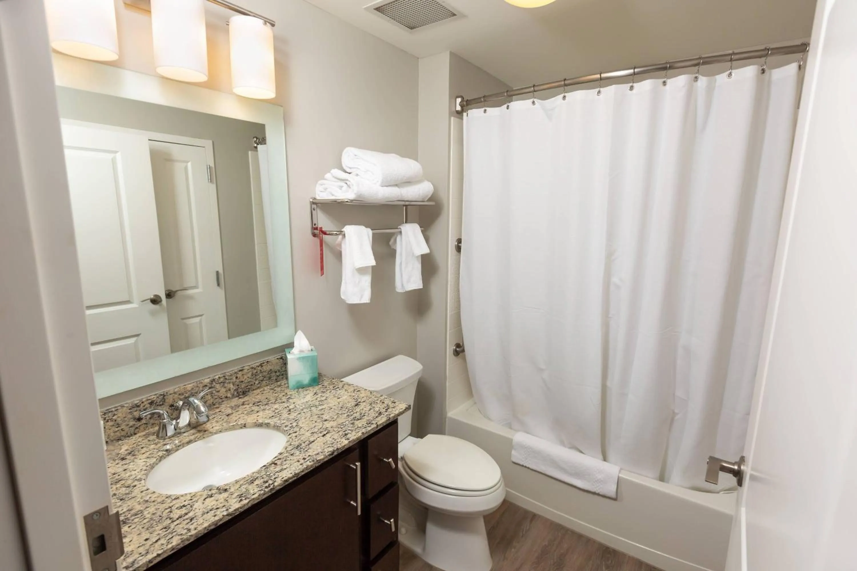 Bathroom in TownePlace Suites by Marriott Bowling Green