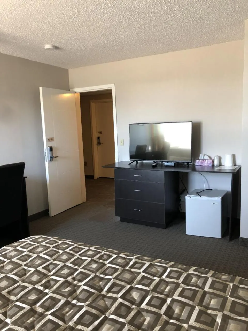 Arbour Ridge Inn & Suites