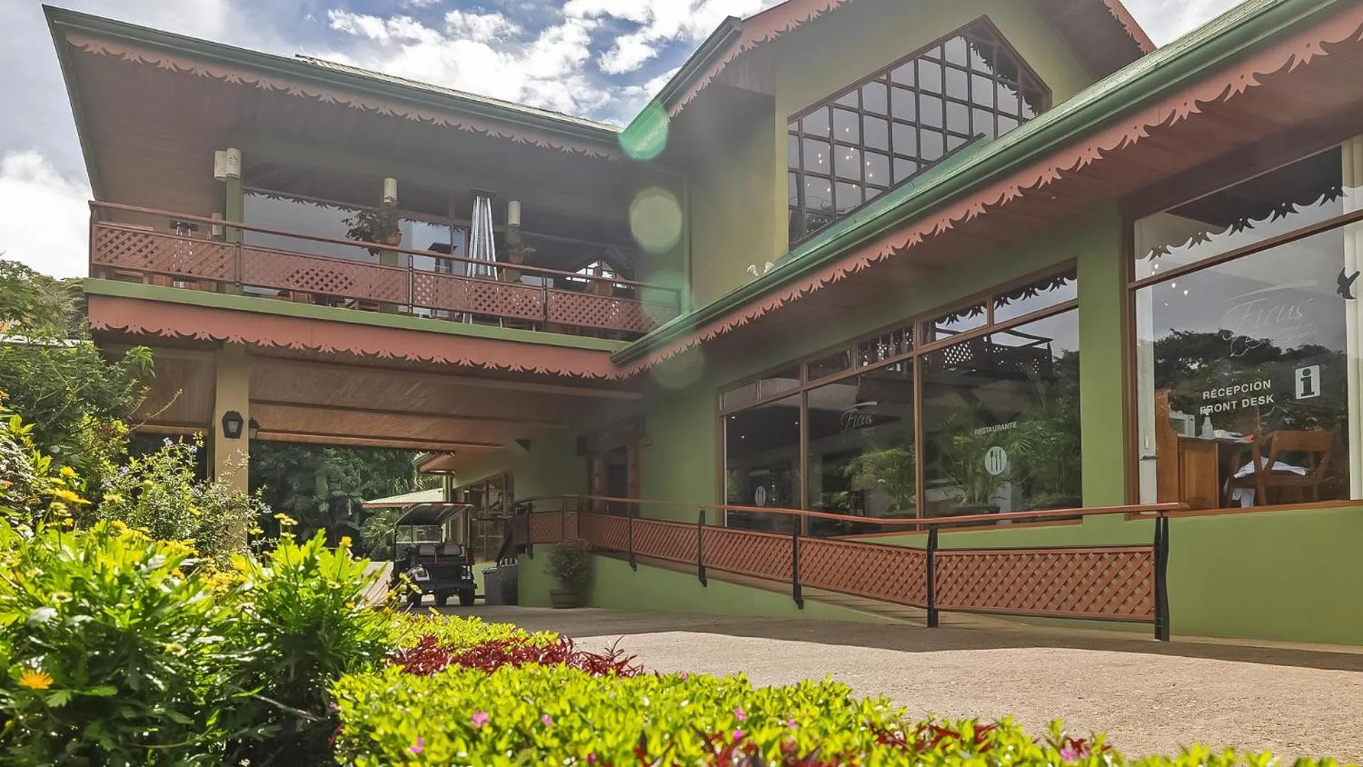 Property building in Ficus Sunset Suites