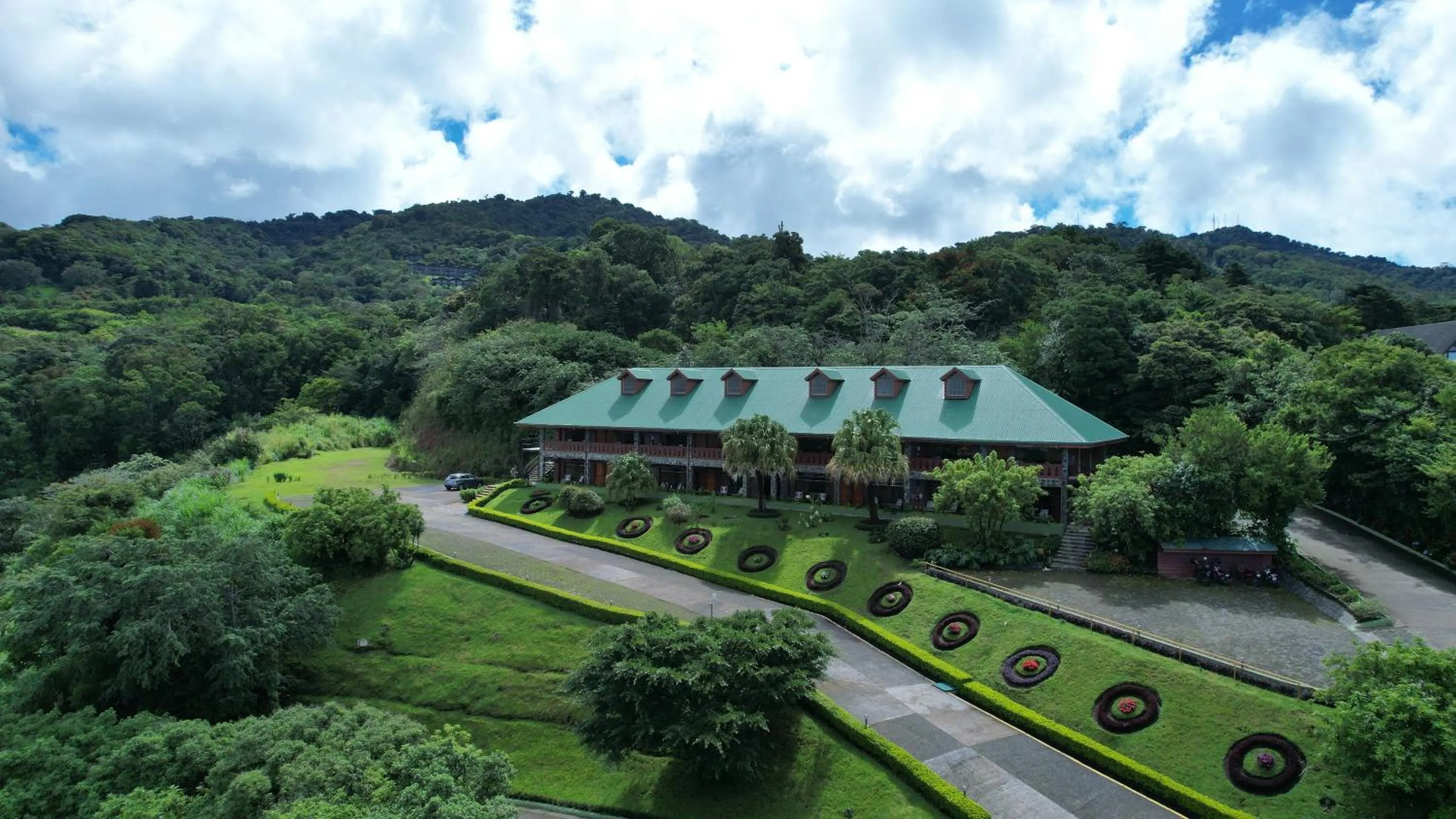 Property building in Hotel Heliconia - Monteverde