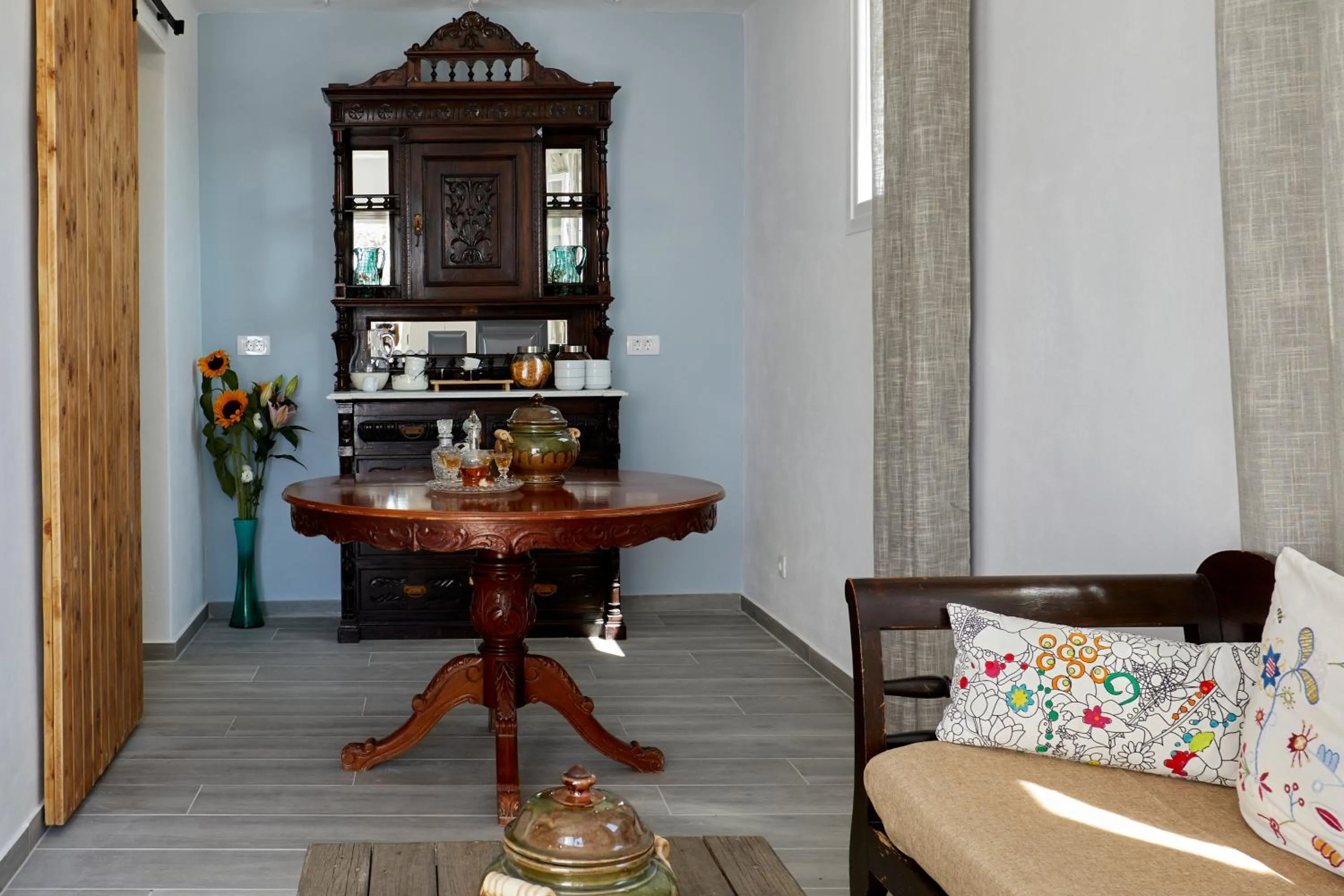 Breakfast in Sunset Faros