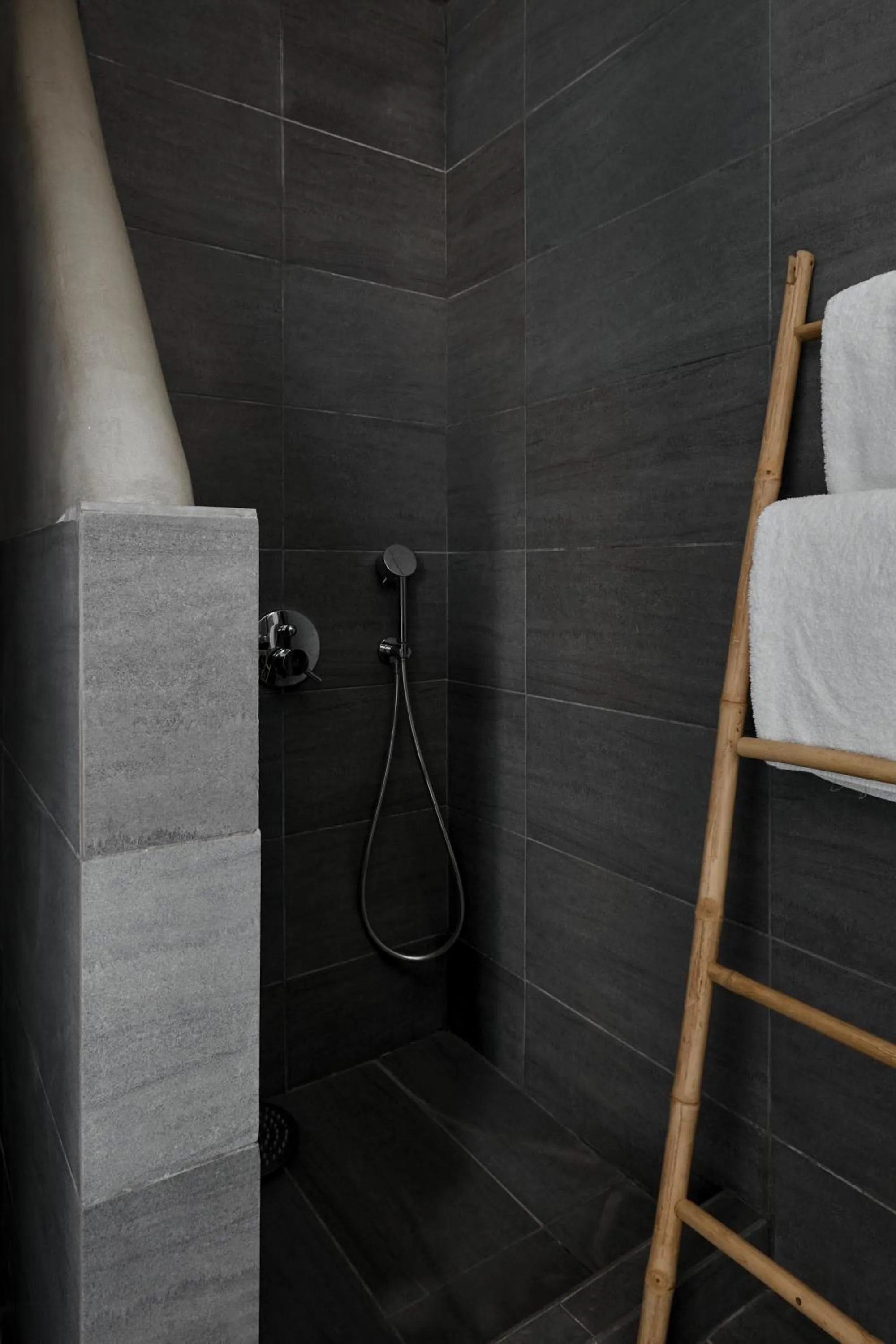 Shower in Sunset Faros