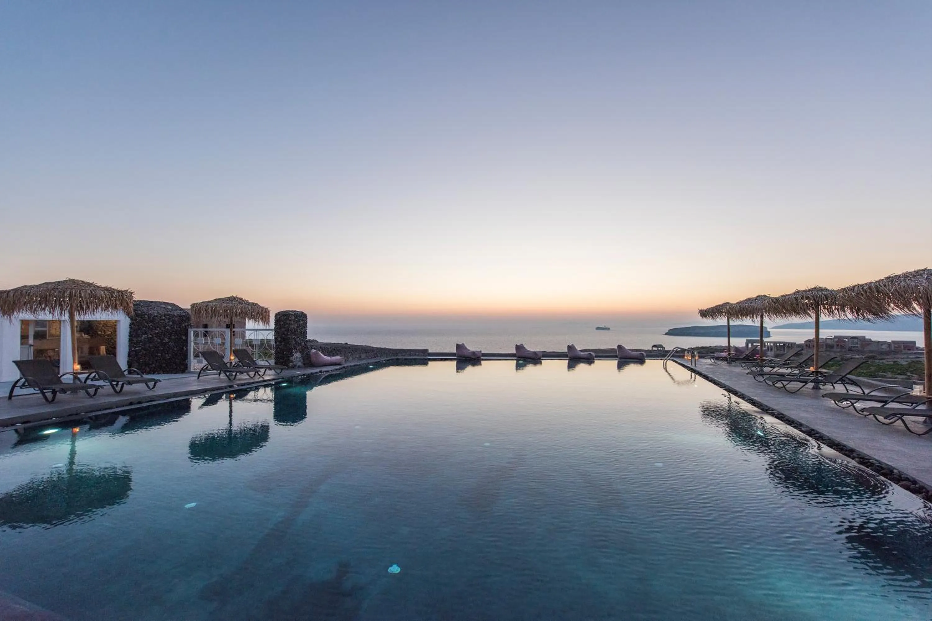 Property building in Sunset Faros