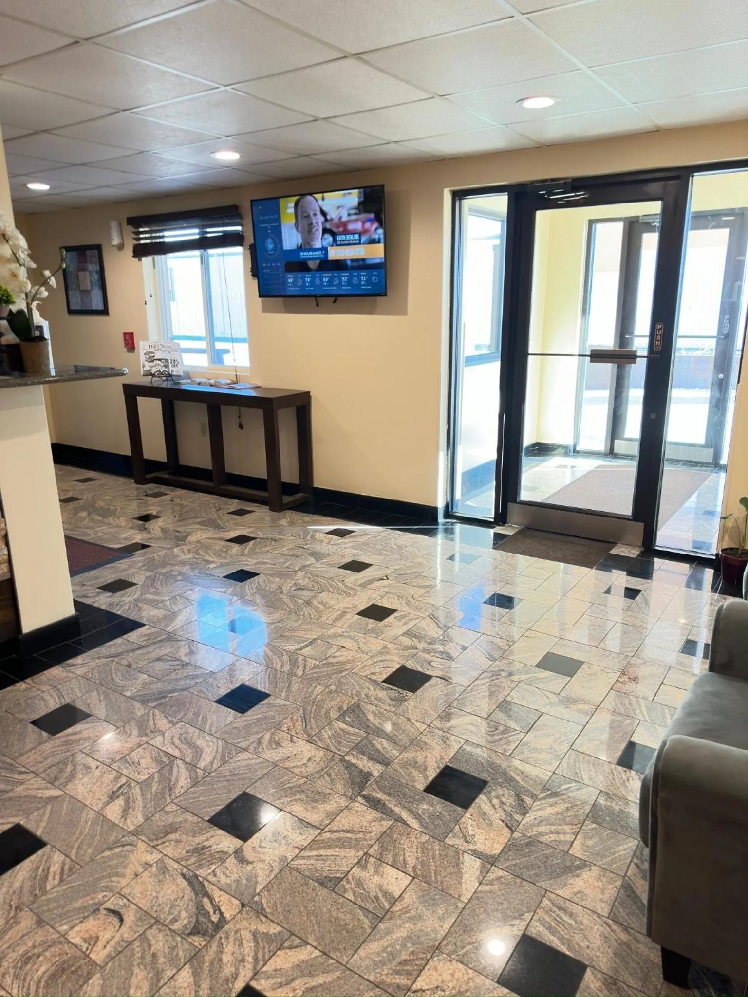 Lobby or reception in Eco-Lux Inn Norfolk