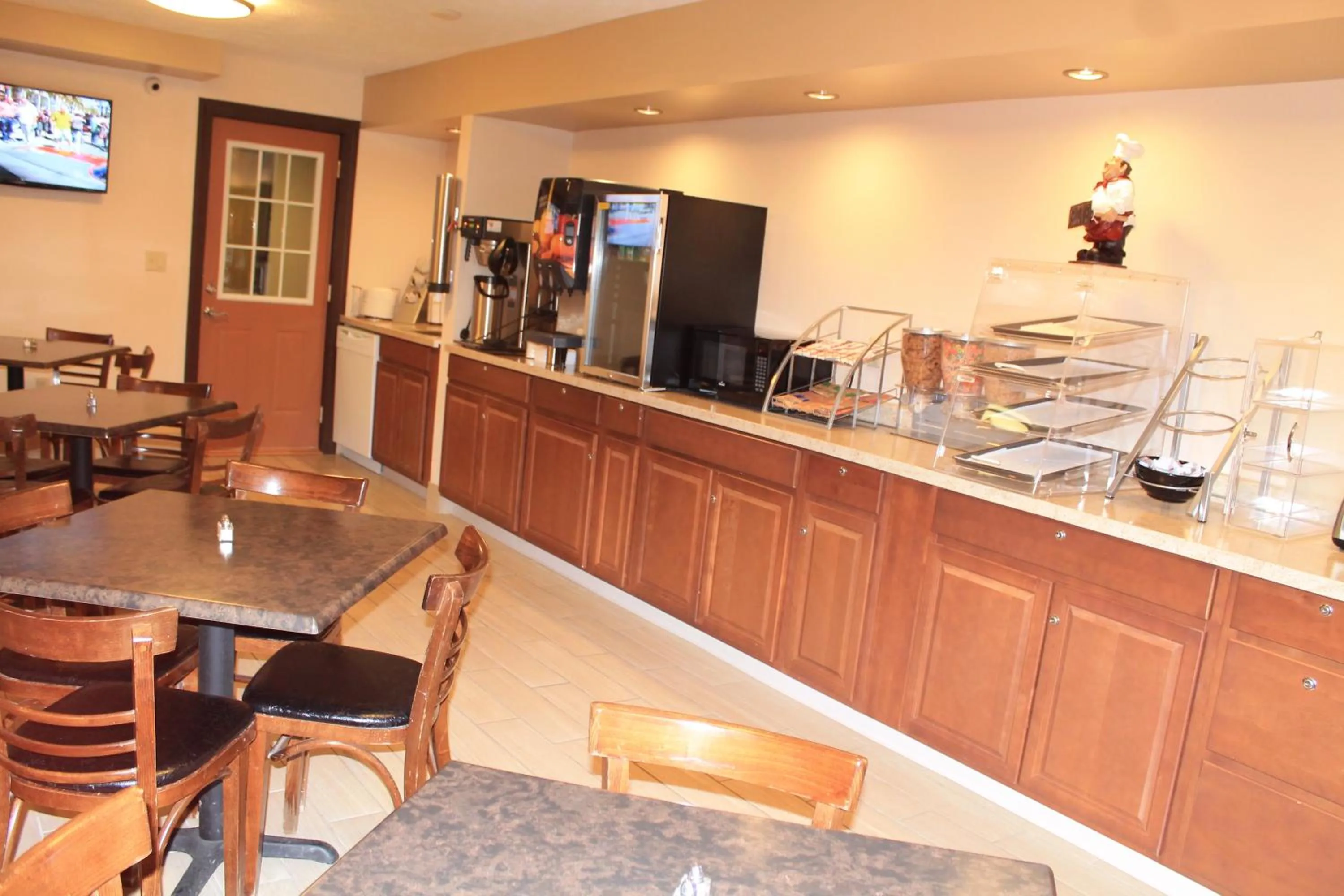 Continental breakfast in Eco-Lux Inn Norfolk