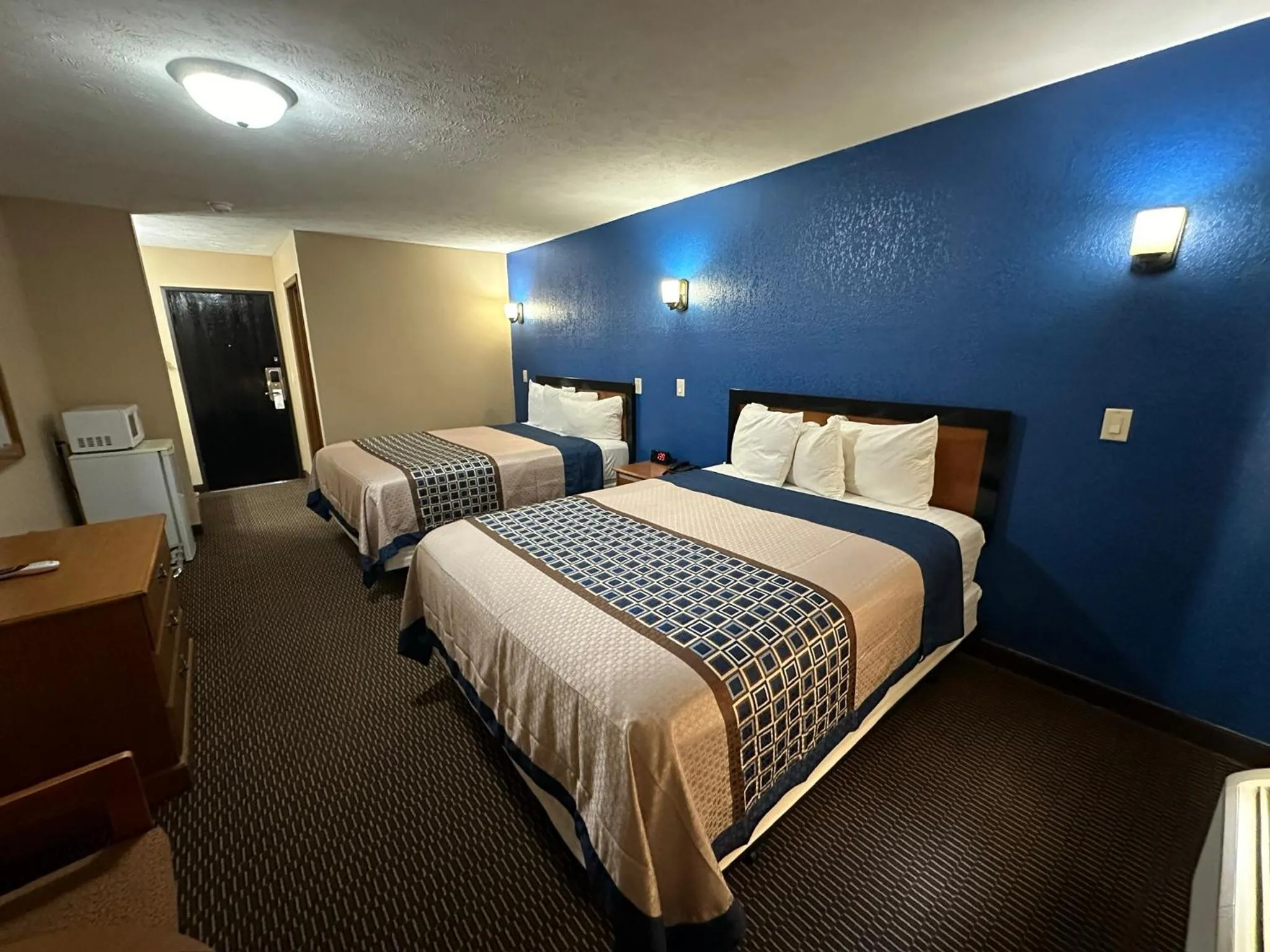 Photo of the whole room, Bed in Eco-Lux Inn Norfolk