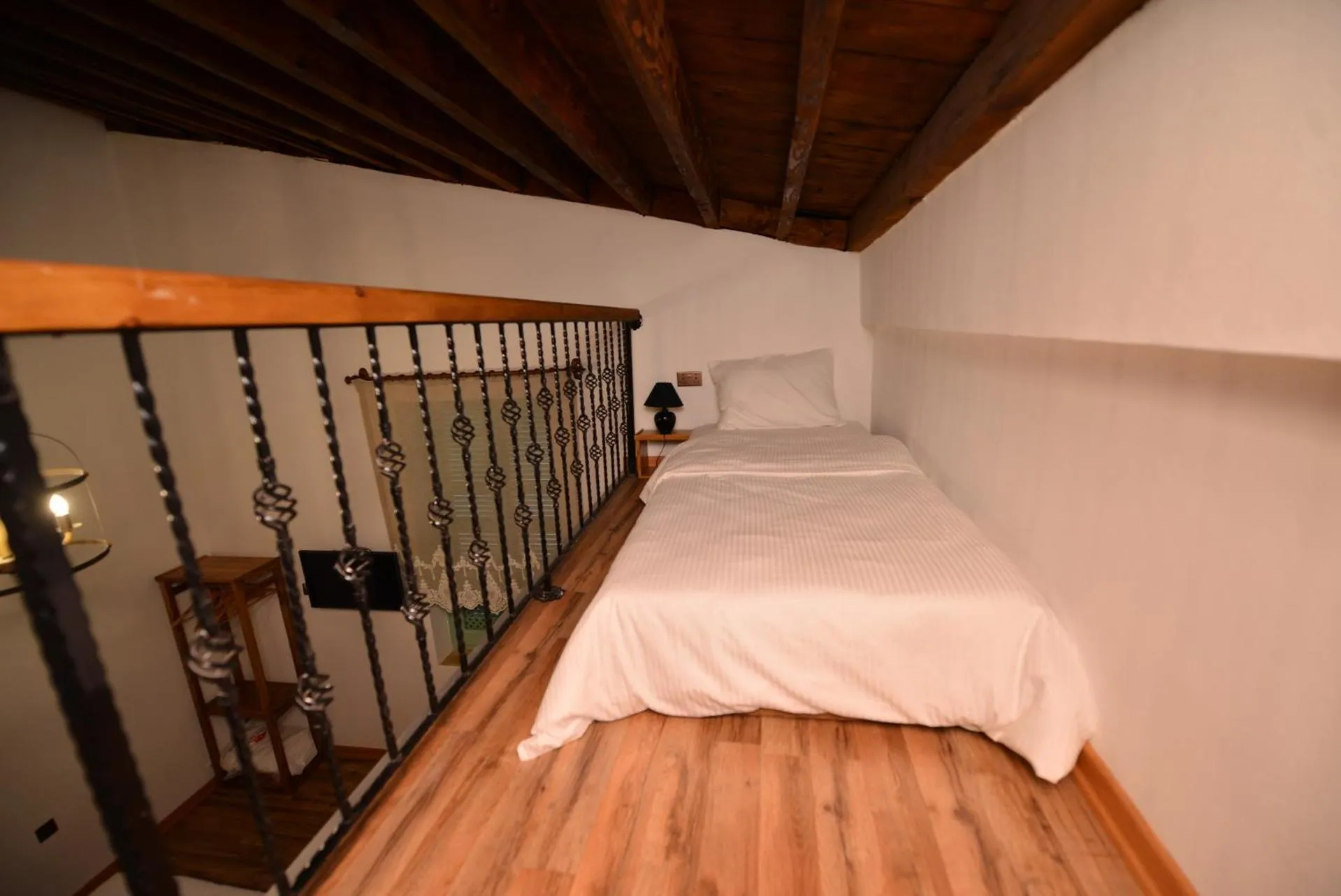 bunk bed, Bed in Hotel Valide Hanim Konak