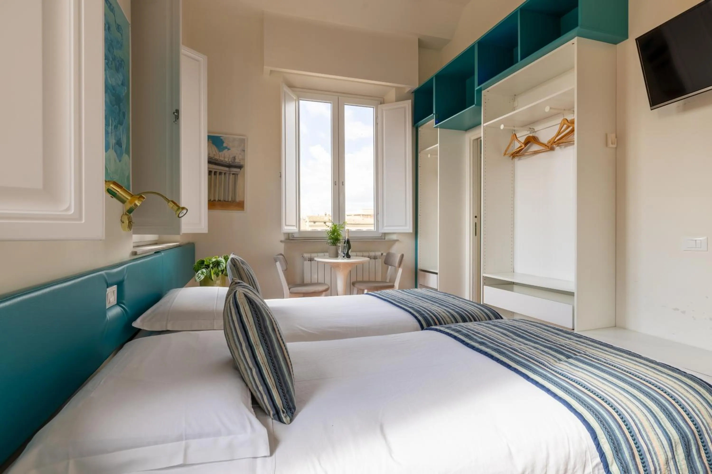 Bedroom, Bed in Temple View FCollection Superior Relais