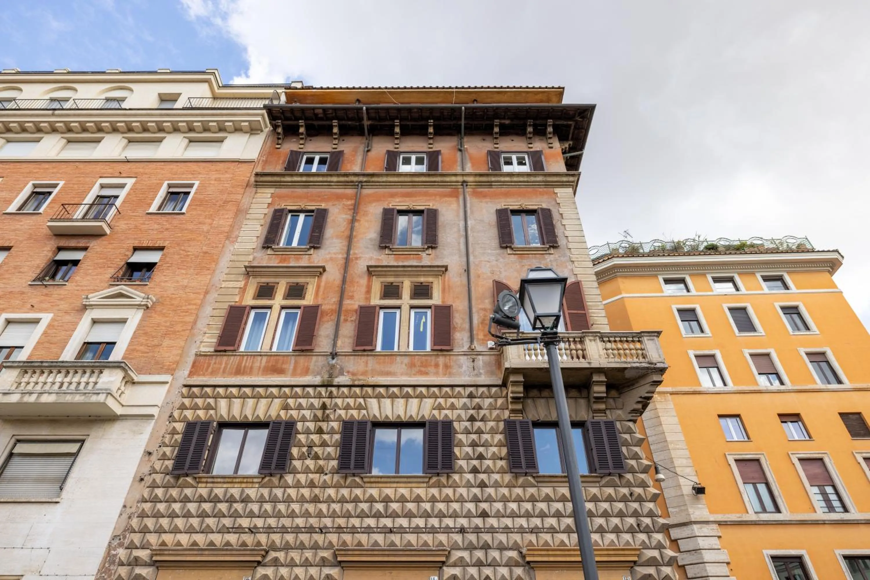 Property building in Temple View FCollection Superior Relais