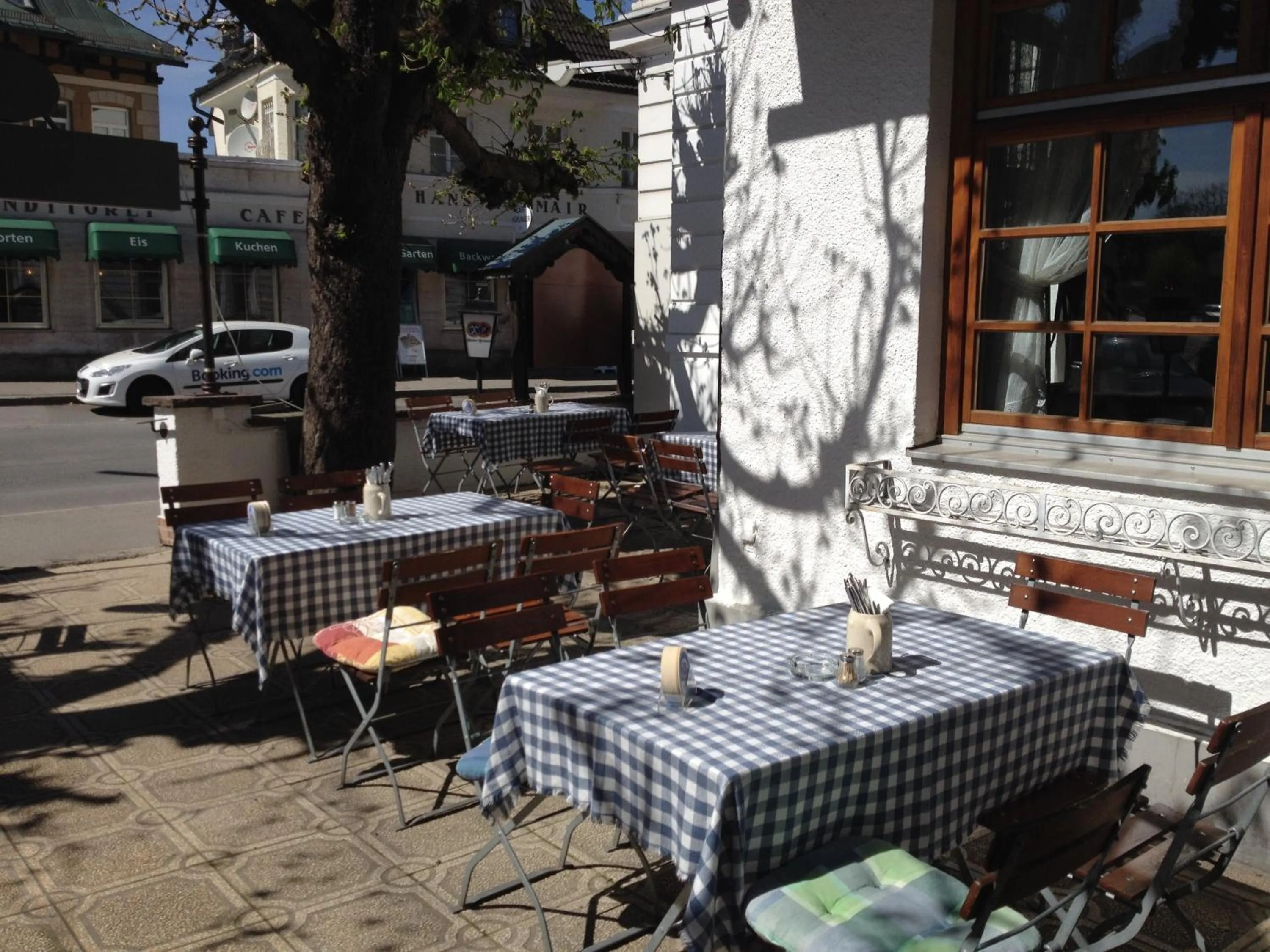 Facade/entrance in Tutzinger Hof