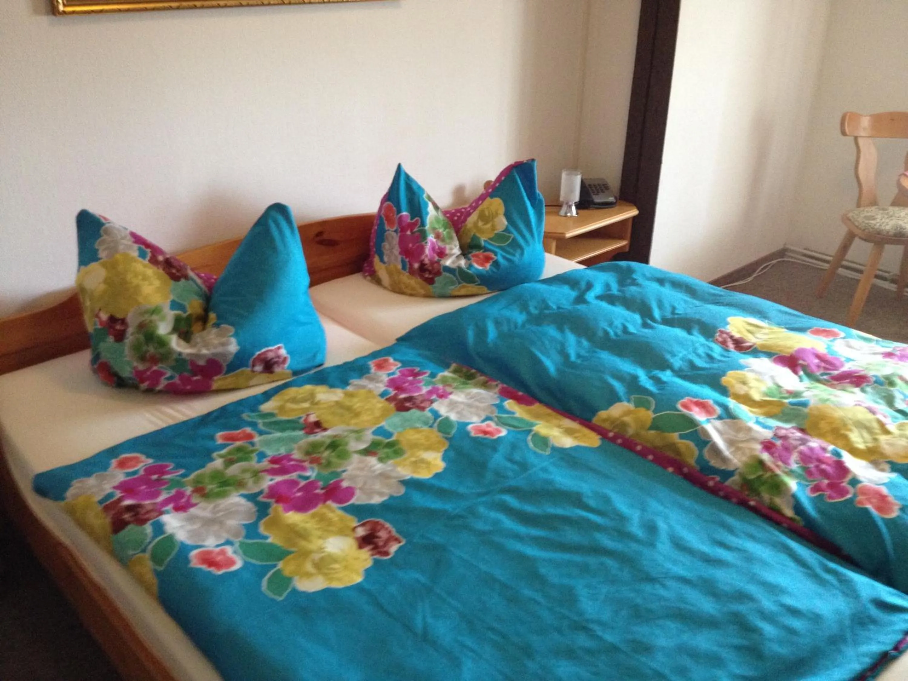 Bedroom, Bed in Tutzinger Hof