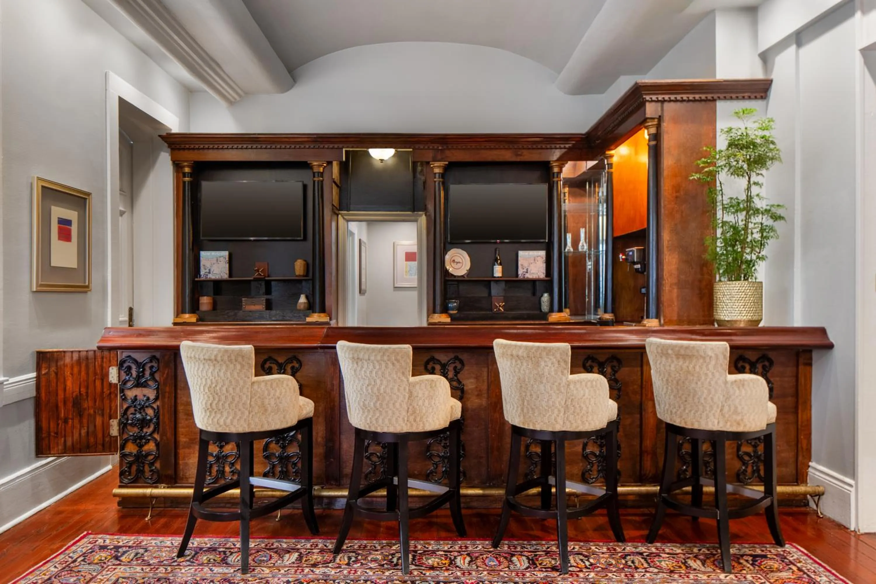 Lounge or bar in New Orleans Courtyard Hotel by the French Quarter