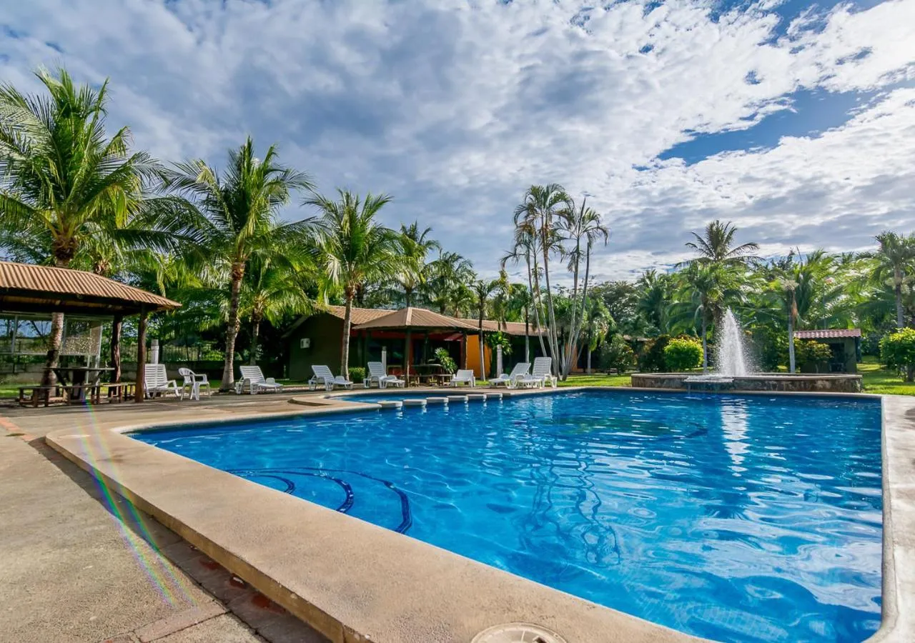Swimming pool in Hotel Guanacaste Lodge