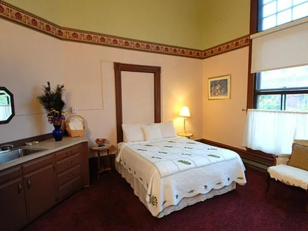 Photo of the whole room, Bed in The Palace Hotel
