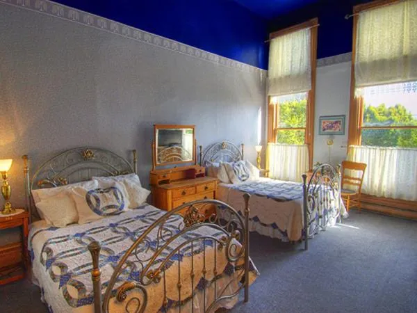 Bed in The Palace Hotel