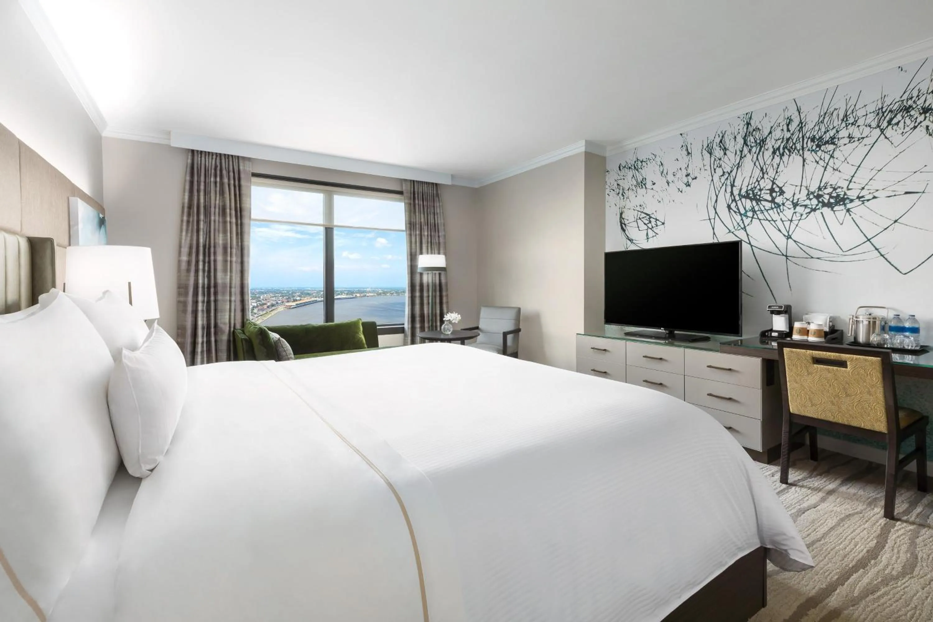 Photo of the whole room, Bed in The Westin New Orleans