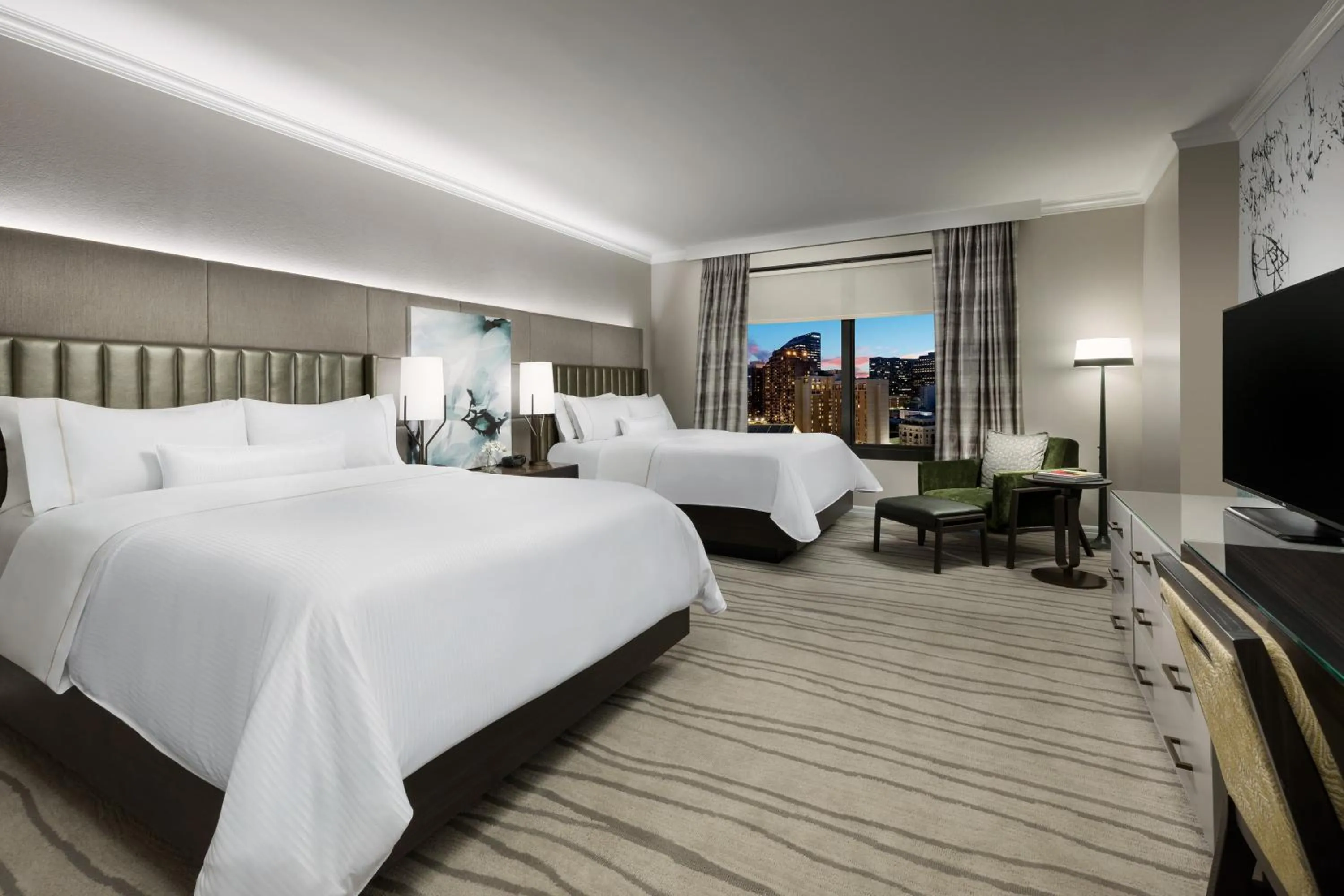 Photo of the whole room, Bed in The Westin New Orleans