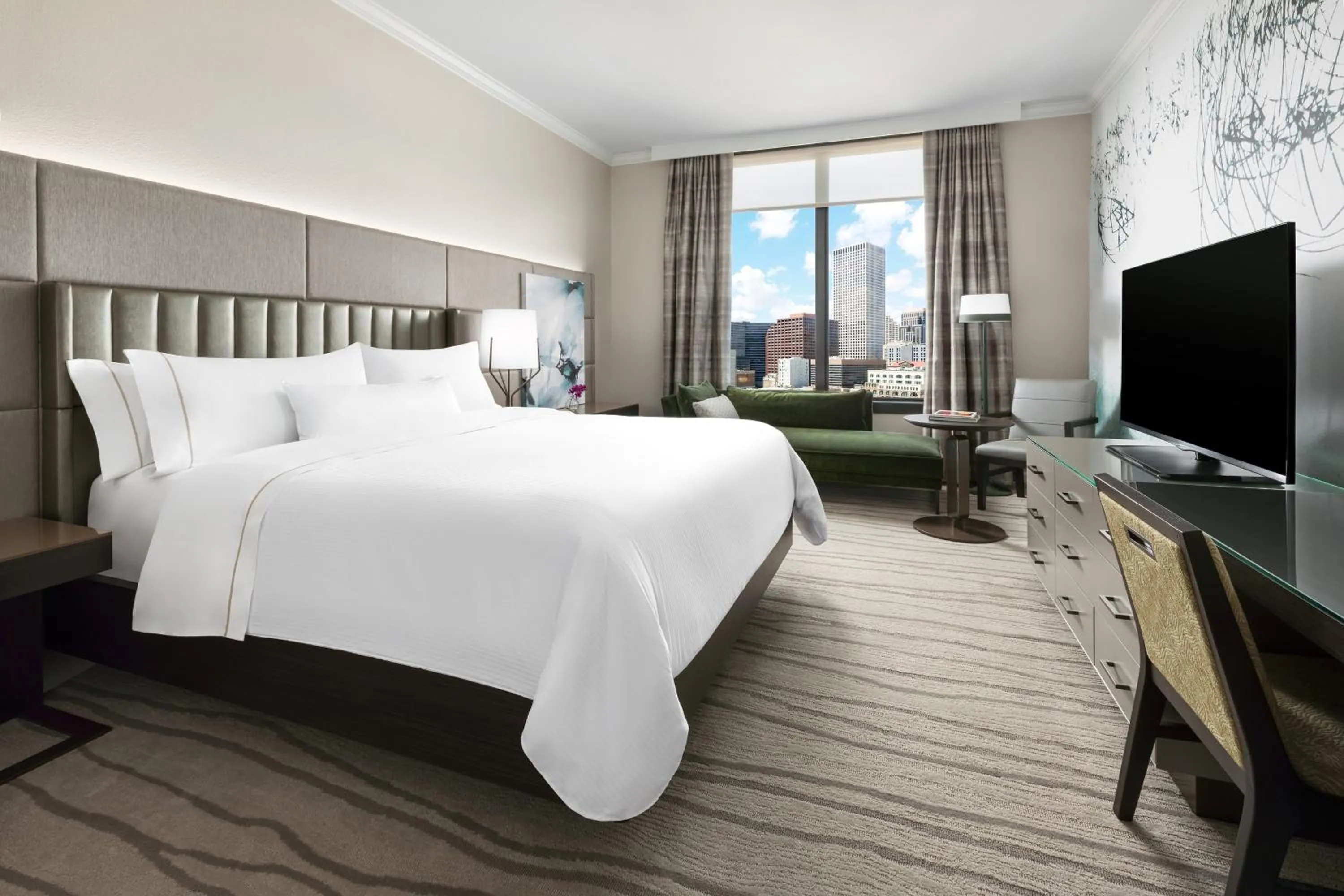 Photo of the whole room, Bed in The Westin New Orleans