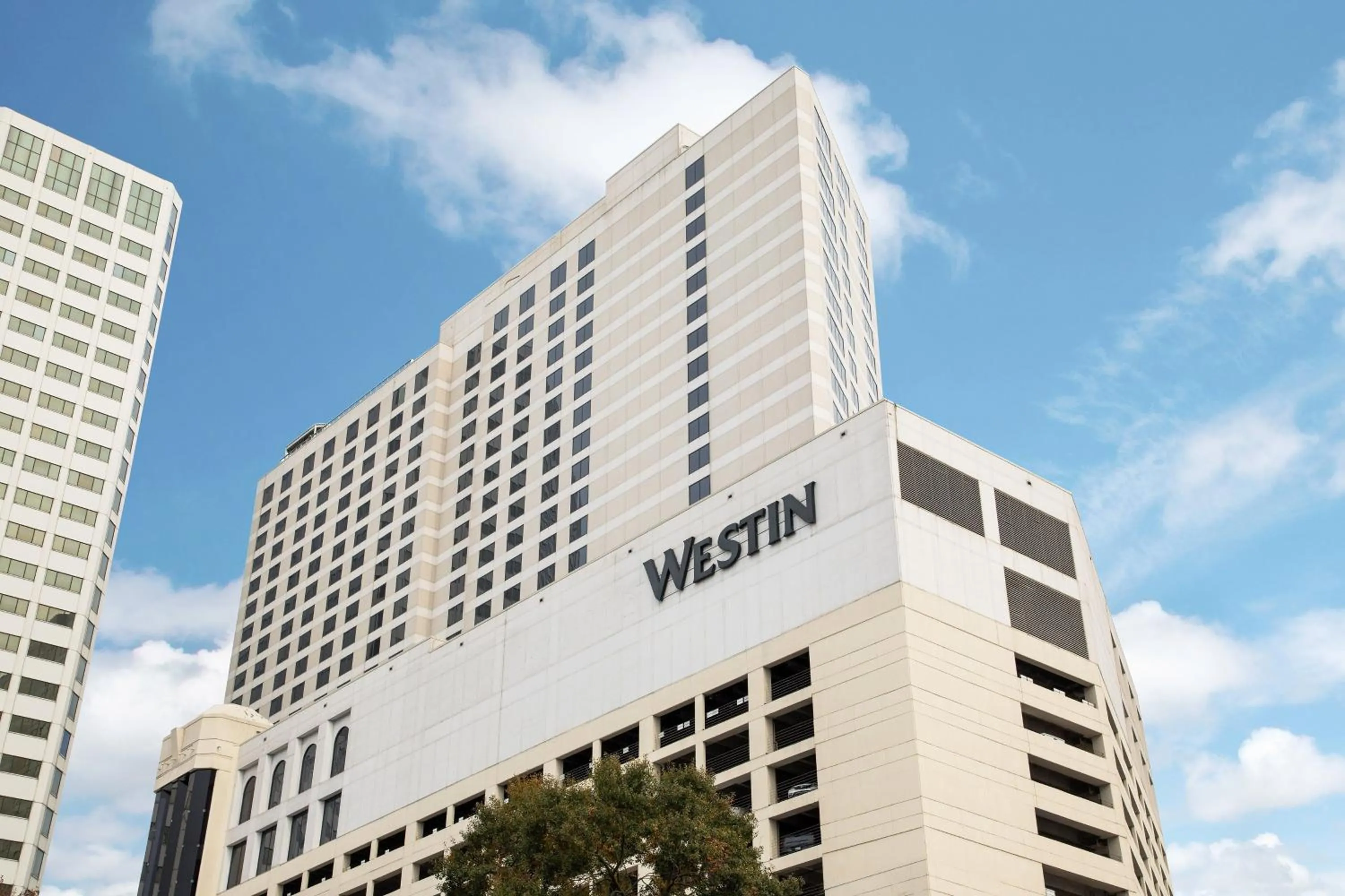 Property building in The Westin New Orleans