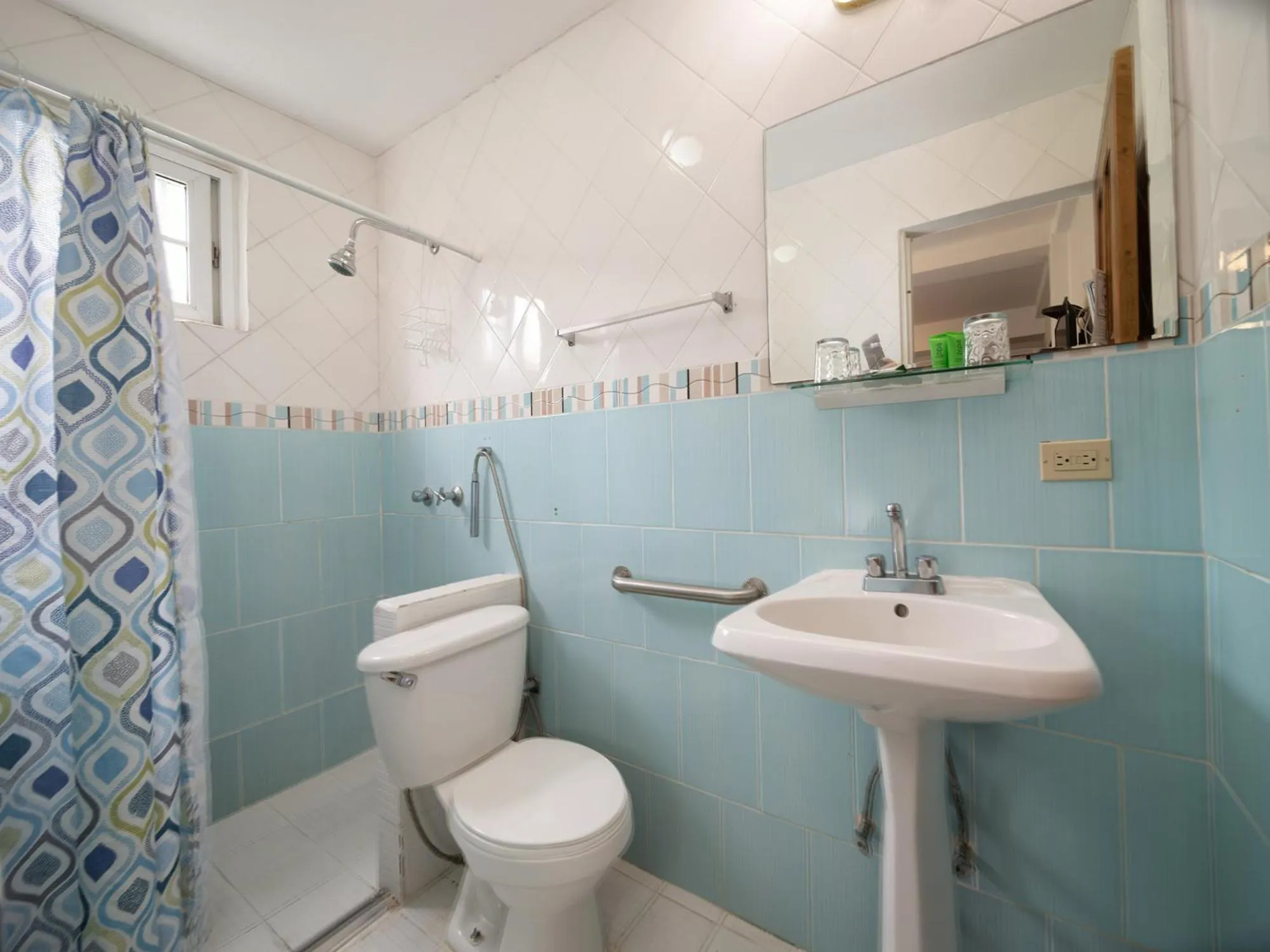 Shower in Hotel La Casa de la Abuela
