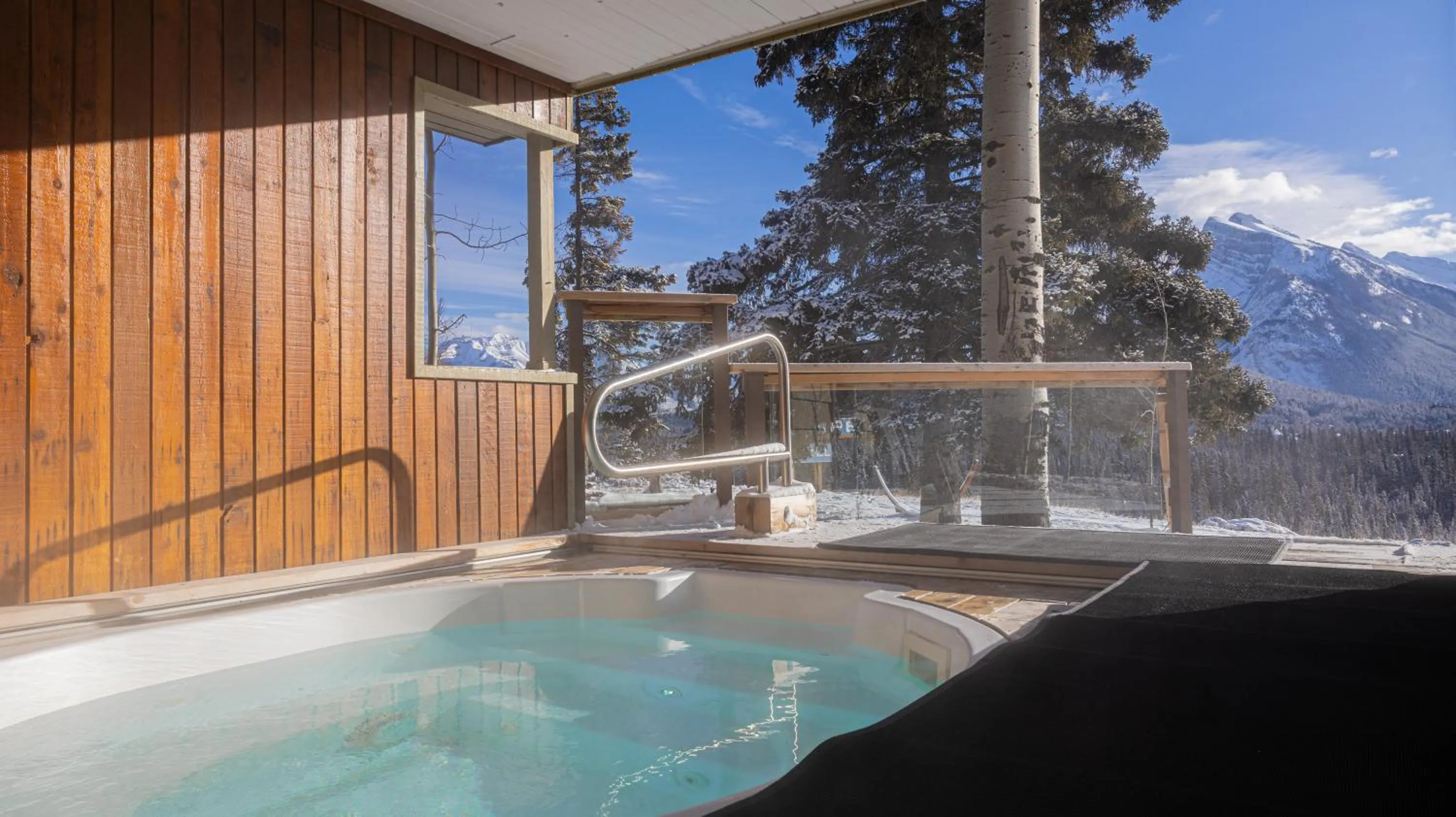 Hot Tub in The Juniper Hotel & Bistro