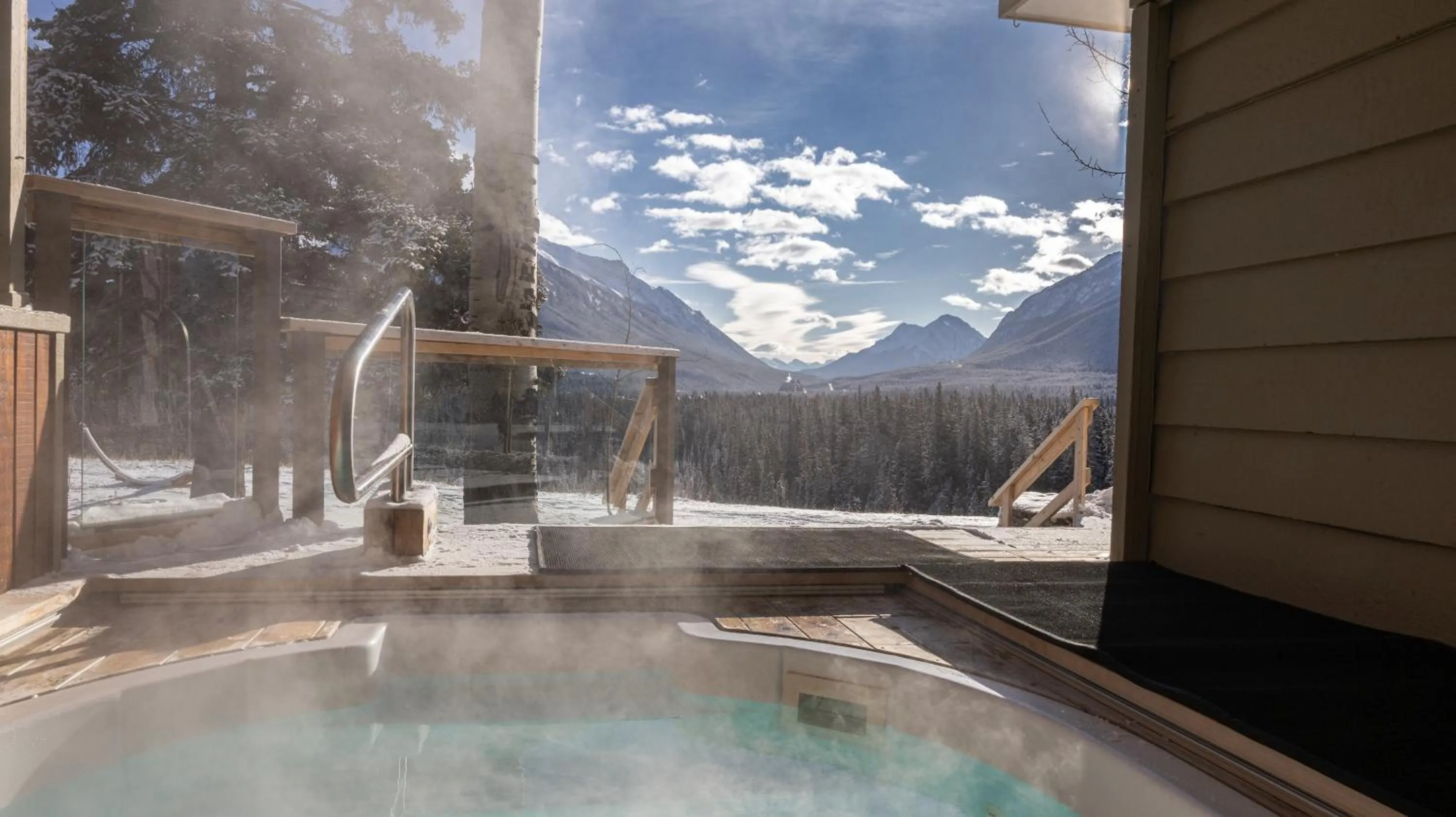 Hot Tub in The Juniper Hotel & Bistro