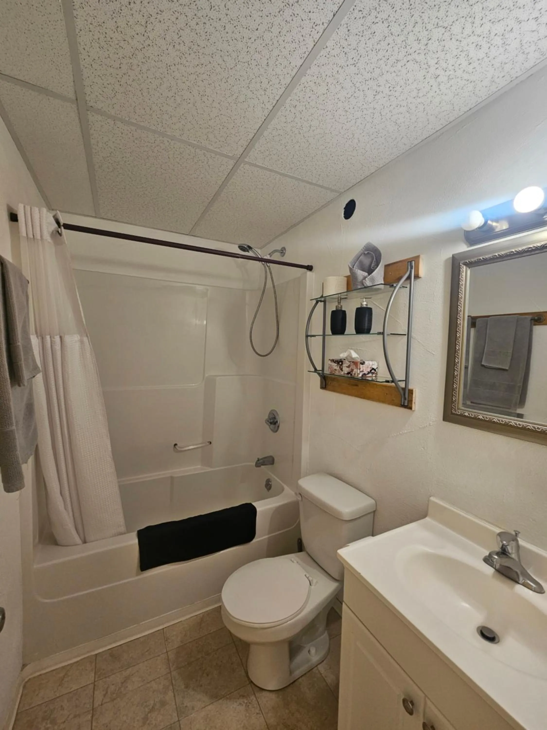 Bathroom in Williston Lake Resort