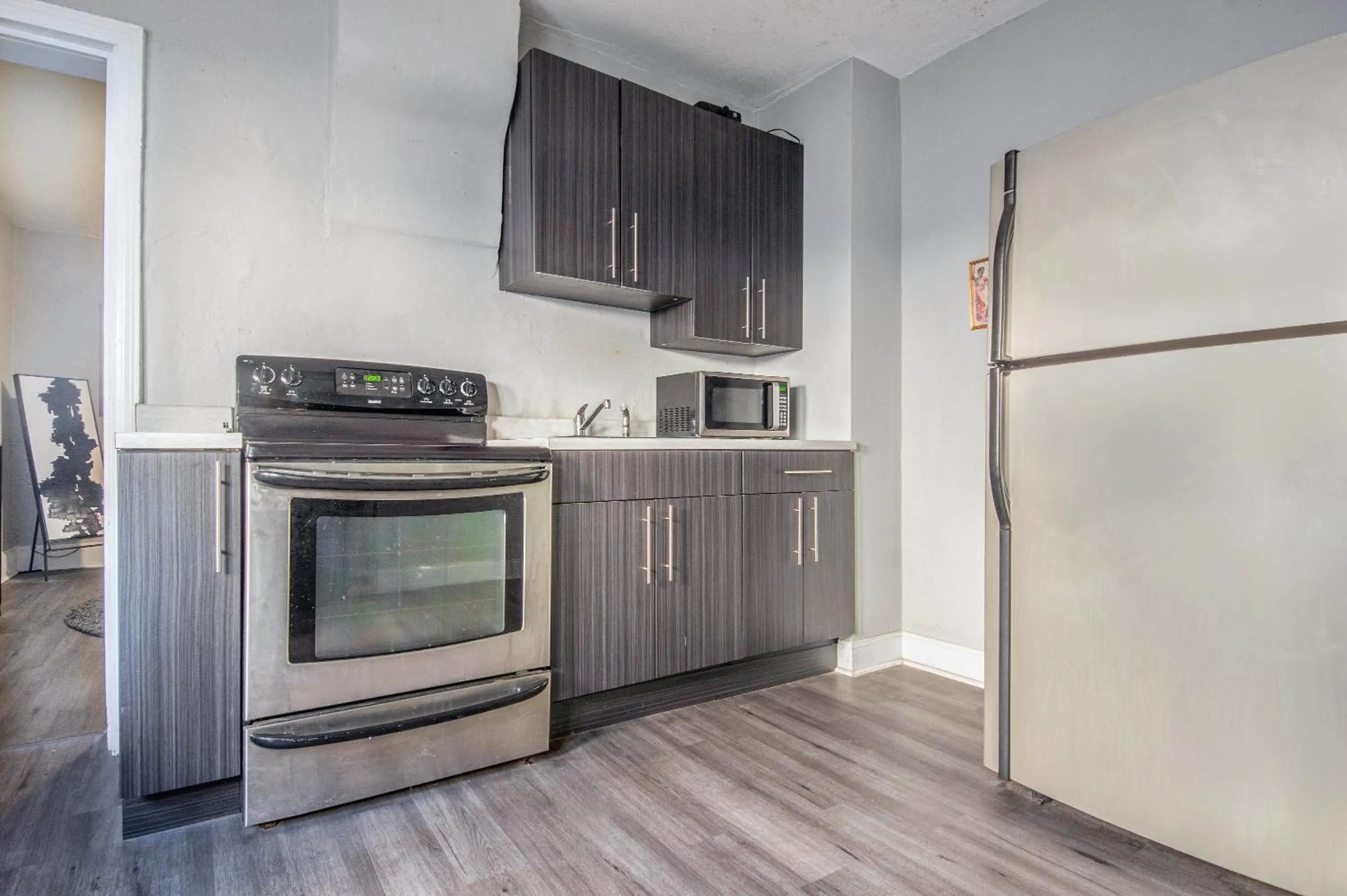 Philly Coed Dorm!! 15 Min Train to Center City!!