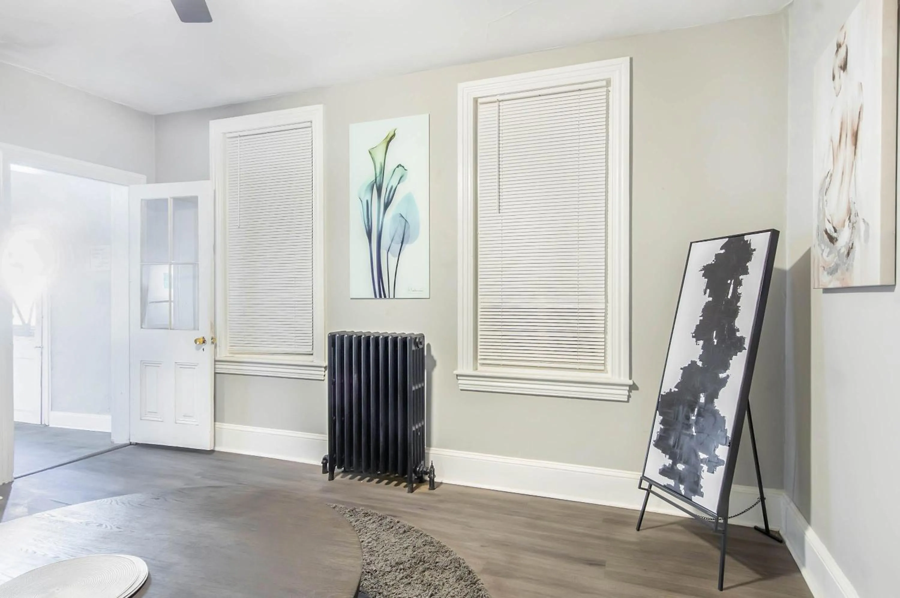 Philly Coed Dorm!! 15 Min Train to Center City!!