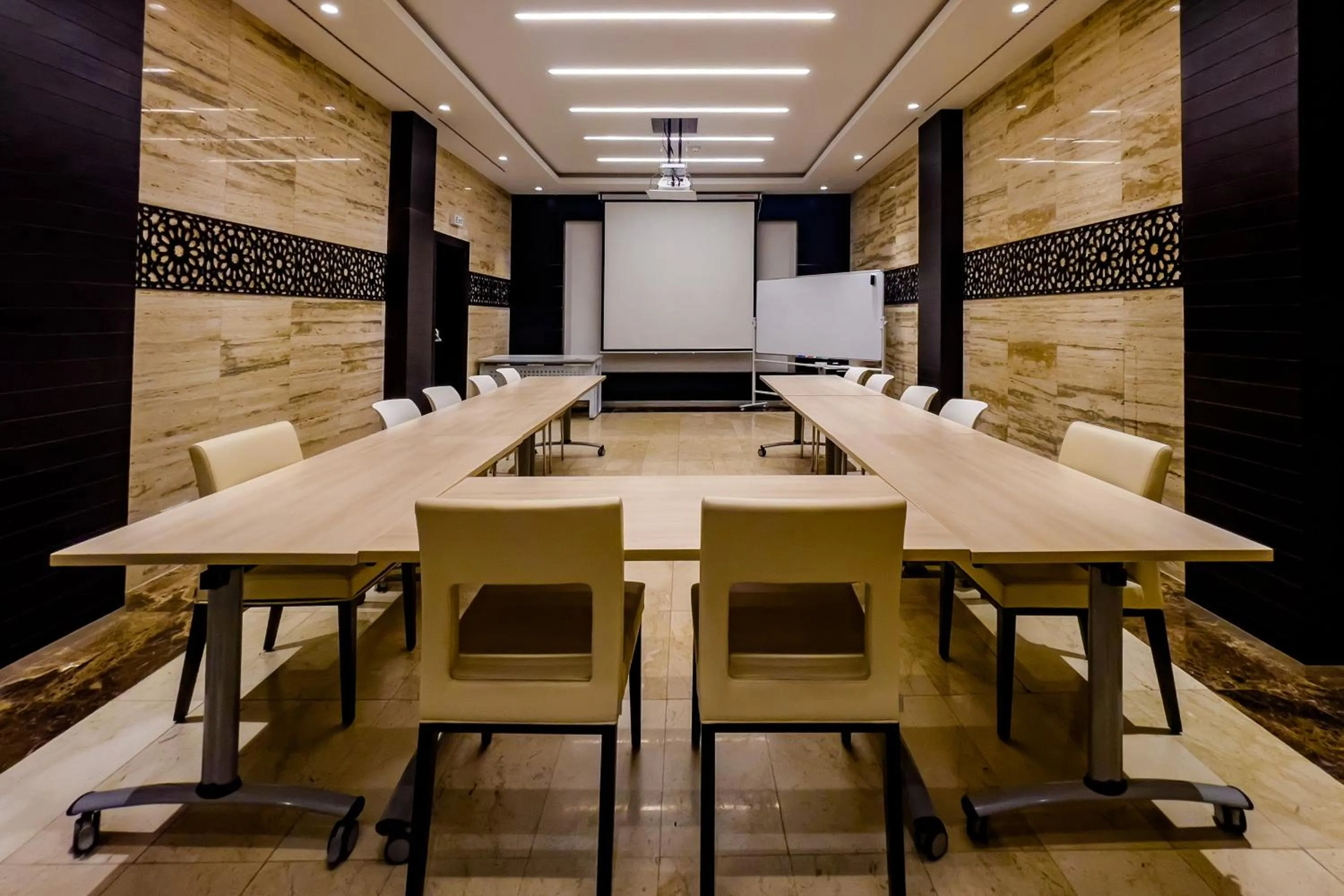 Meeting/conference room in Hotel Best Night 2