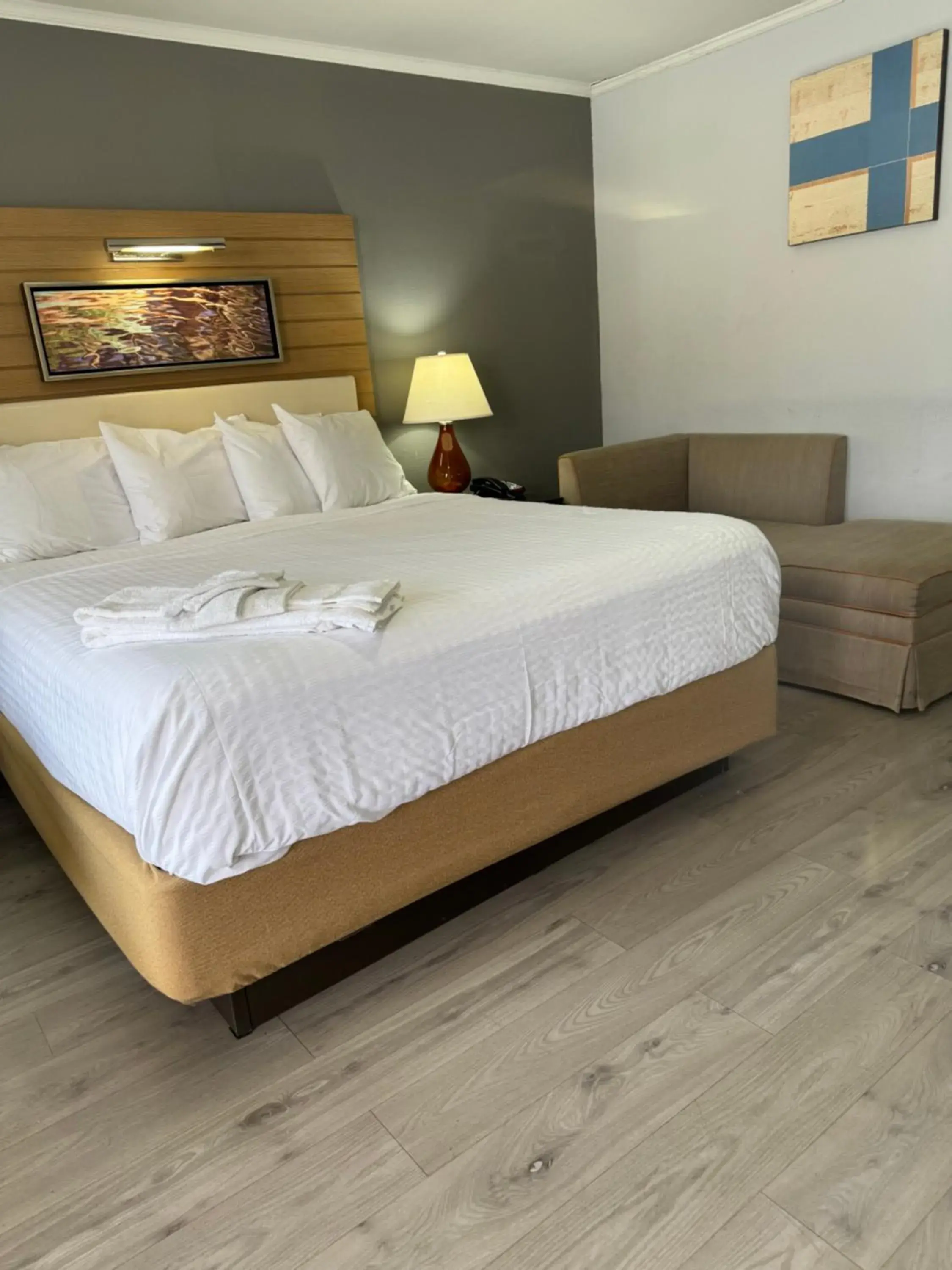 King Room - Non-Smoking in Americas Best Value Inn at Central Valley-Woodbury King Room - Non-Smoking in Americas Best Value Inn at Central Valley-Woodbury