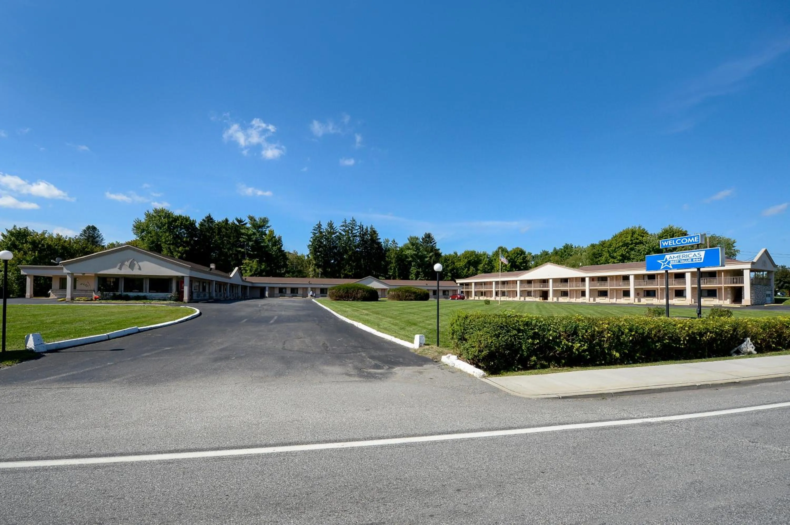 Facade/entrance in Americas Best Value Inn at Central Valley-Woodbury