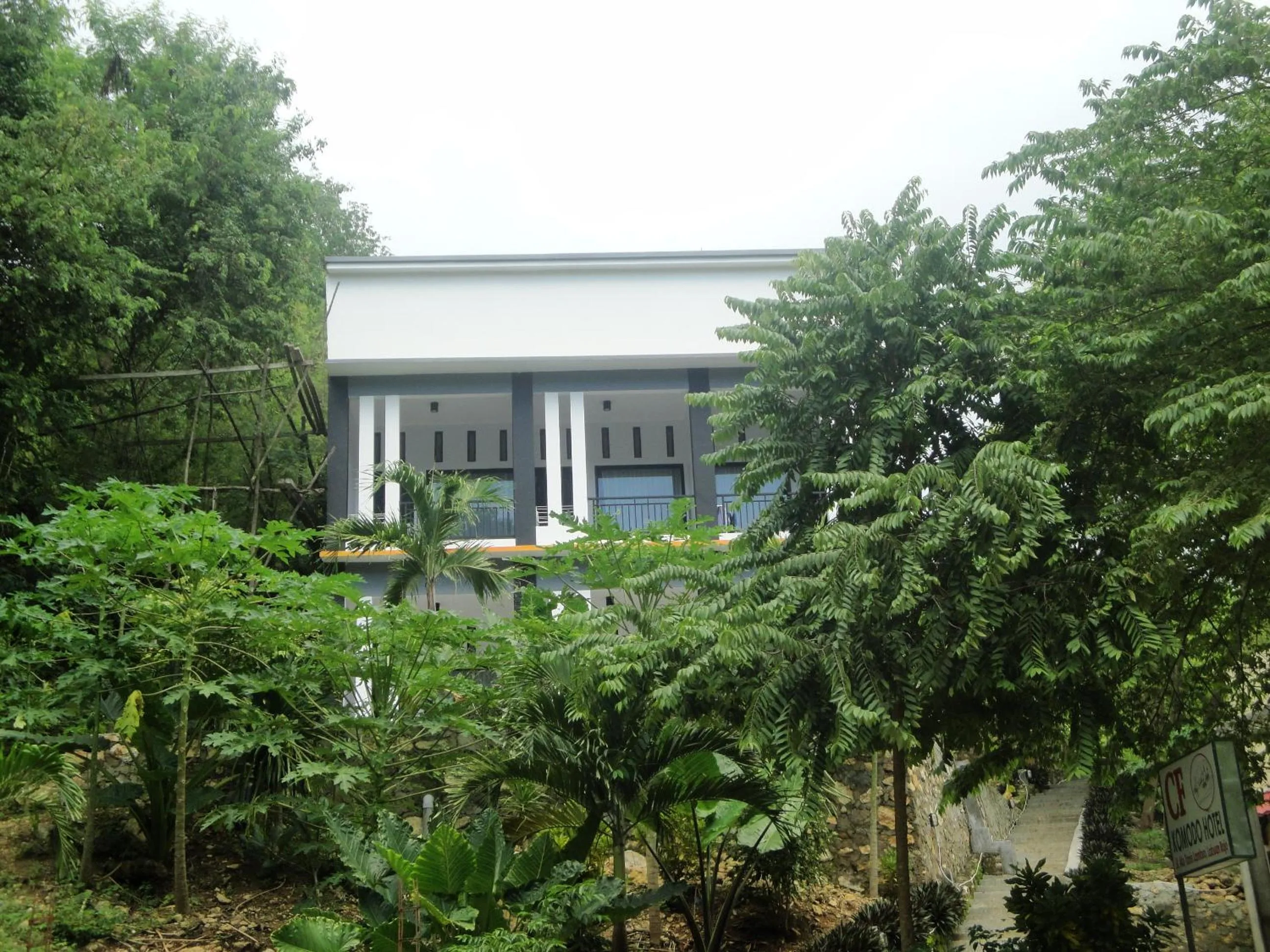 Facade/entrance in CF Komodo Hotel