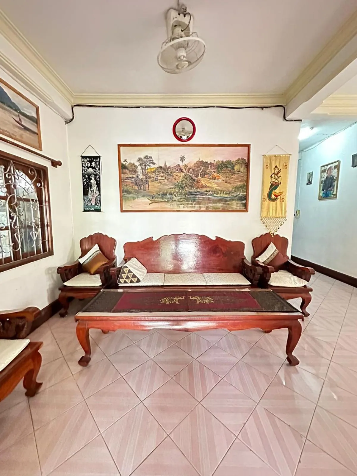 Seating area in Rattana Guesthouse
