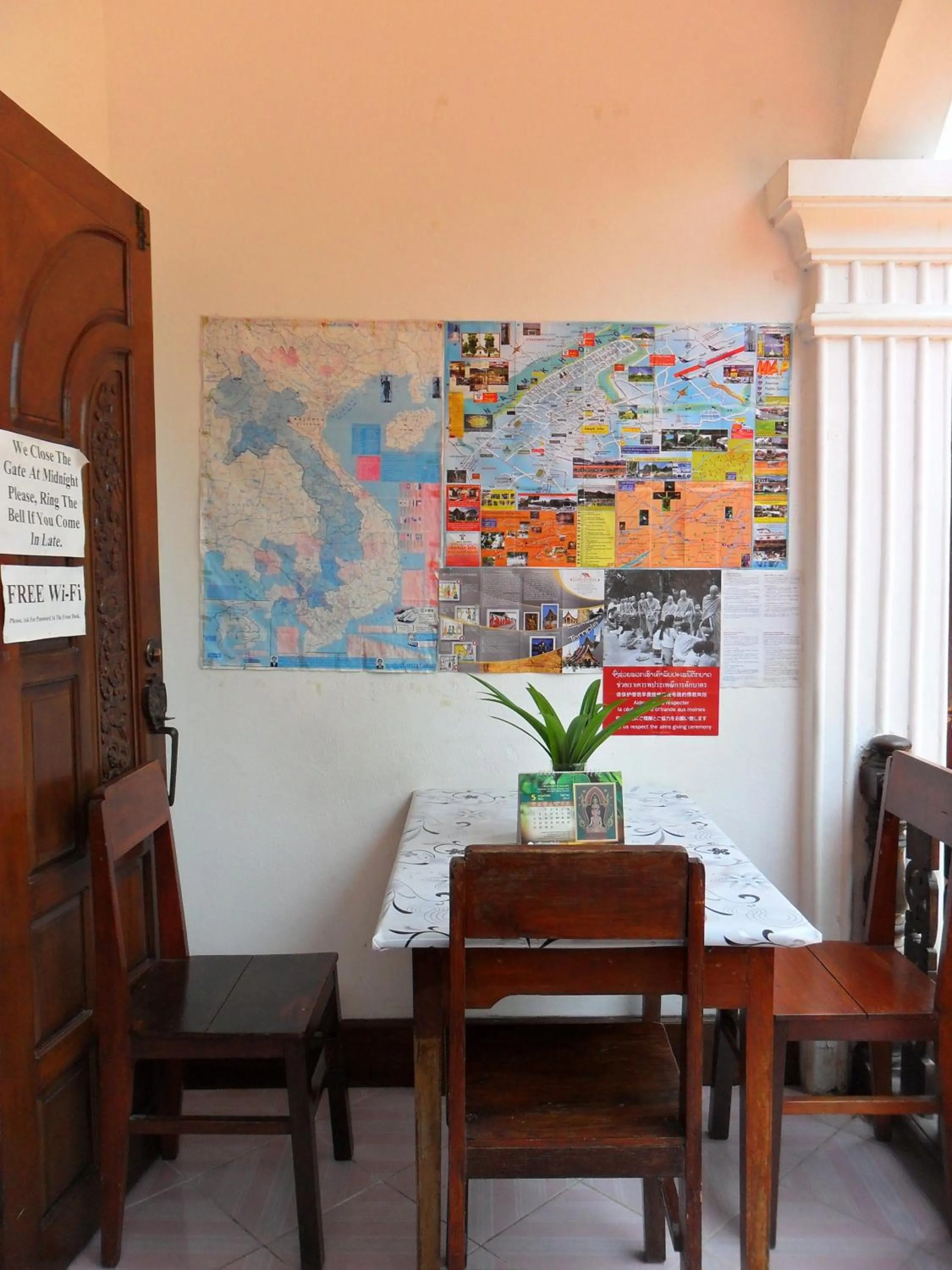 Seating area in Rattana Guesthouse
