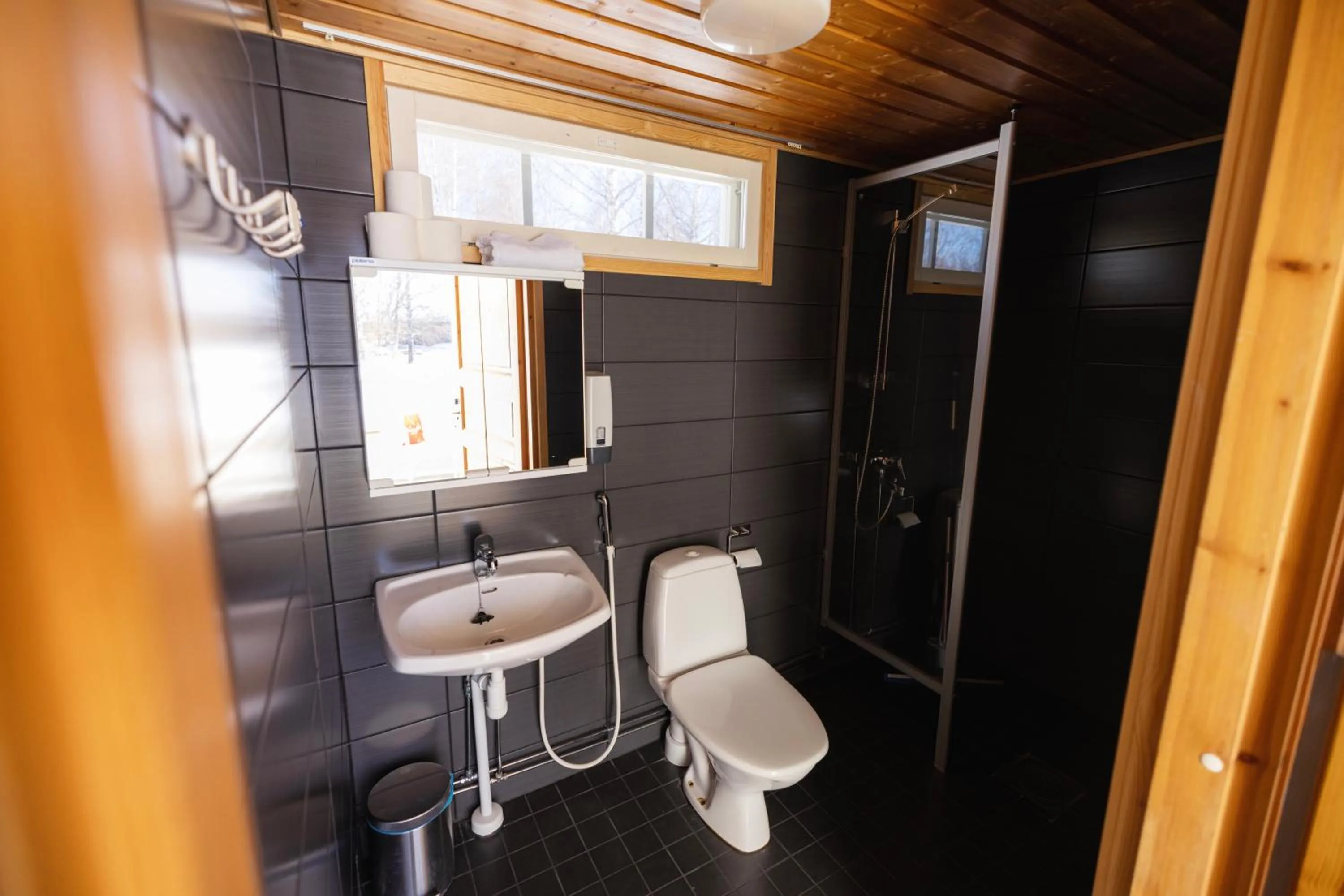 Shower in Nallikari Seaside Cottages