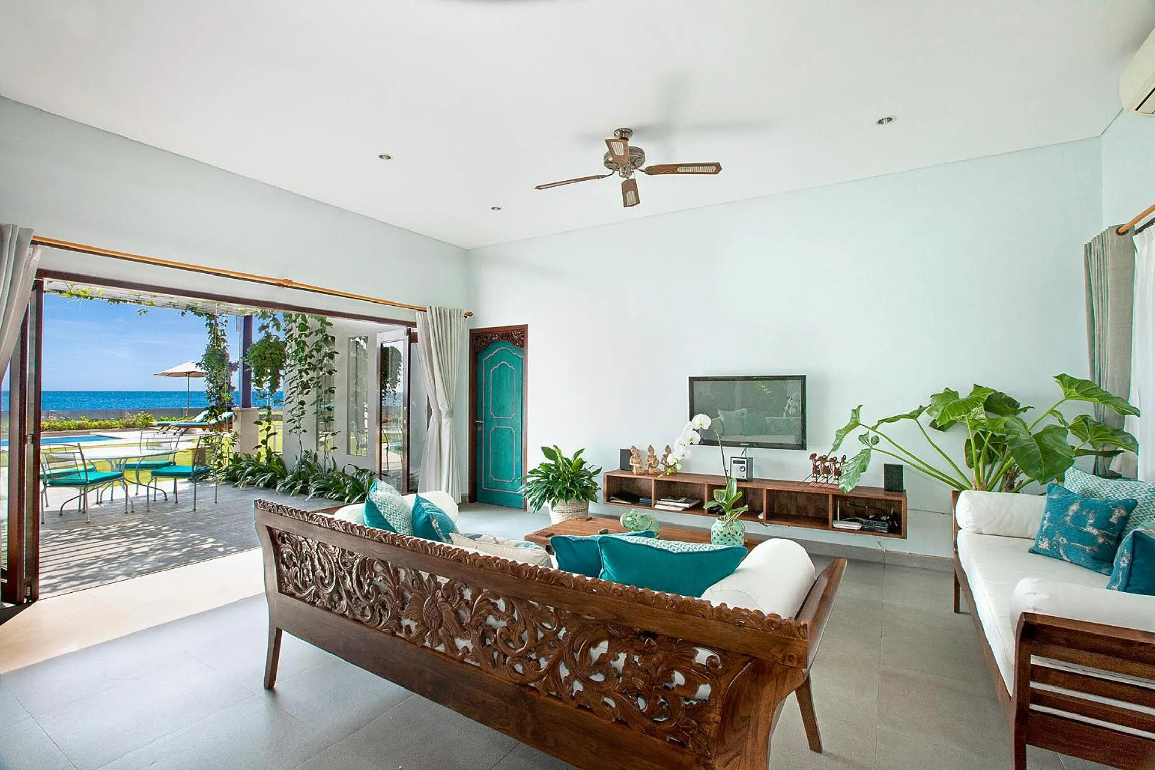 Living room in Aslin Villa