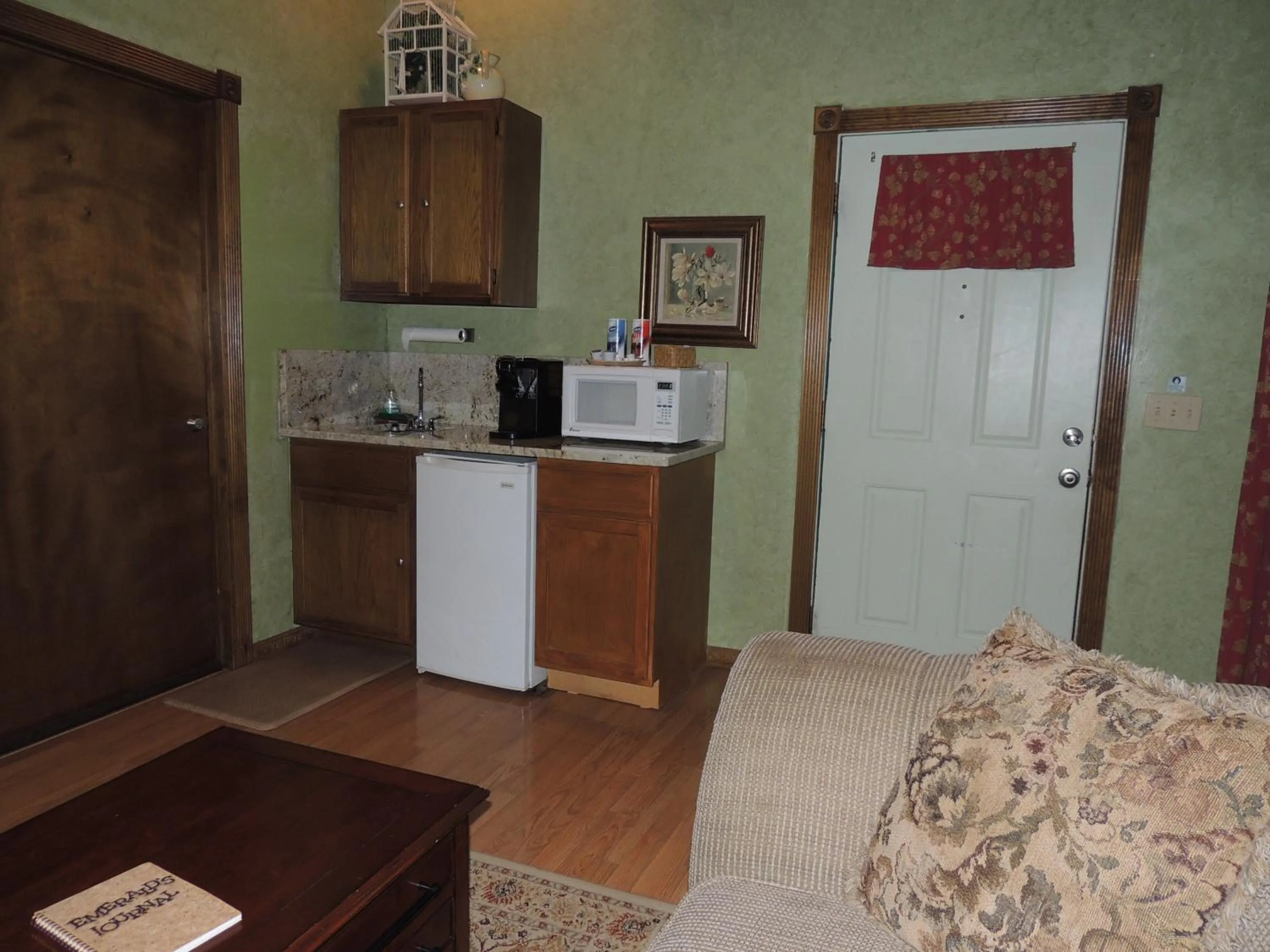 The Whispering Pines Inn