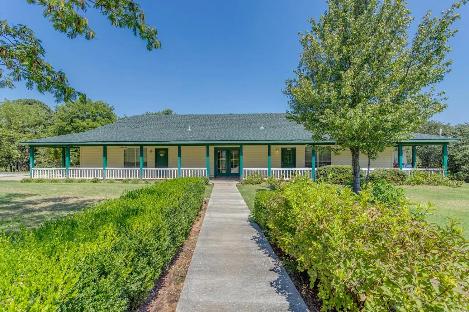 The Whispering Pines Inn