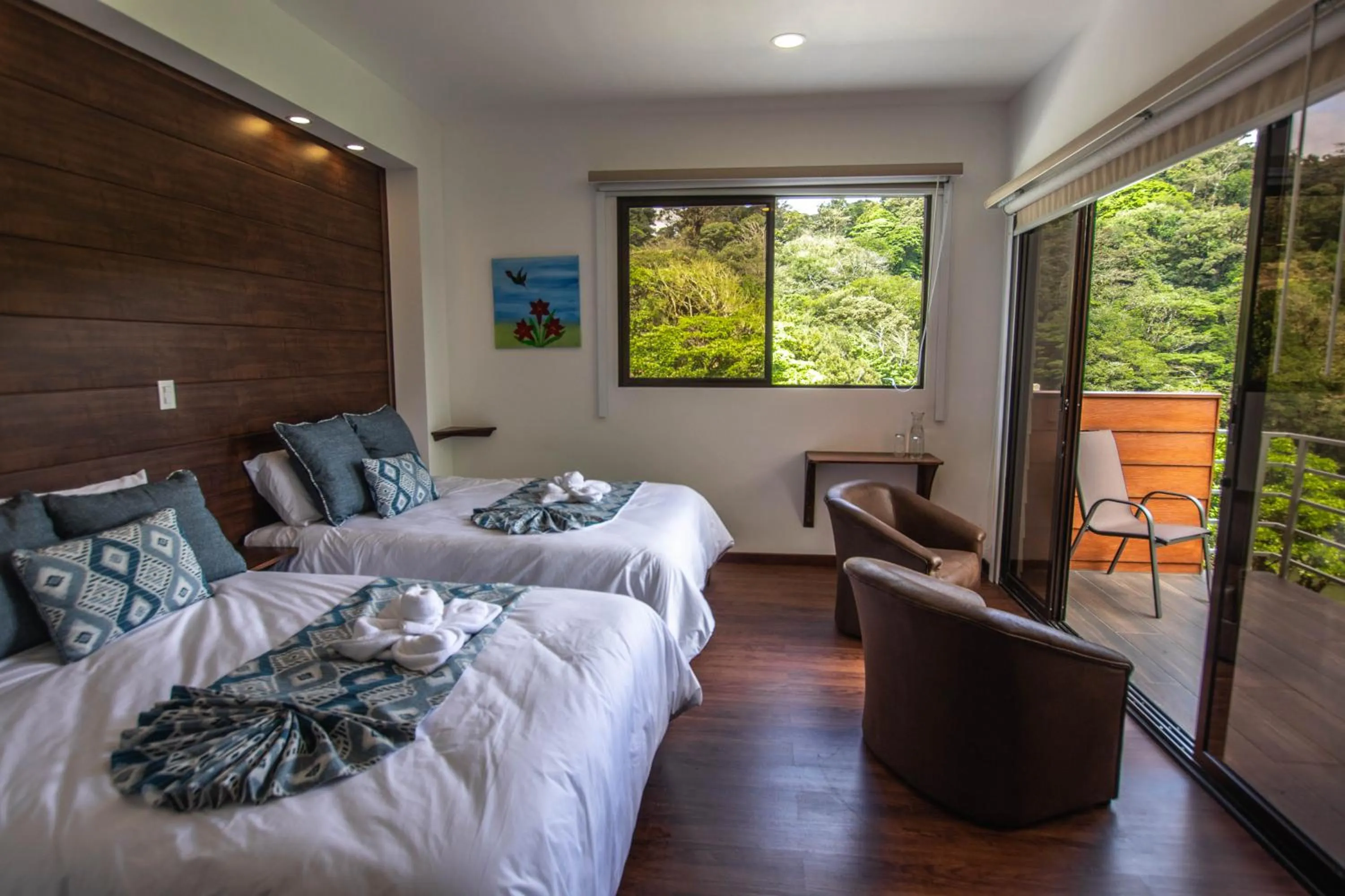 Photo of the whole room, Bed in Burbi Lake Lodge Monteverde