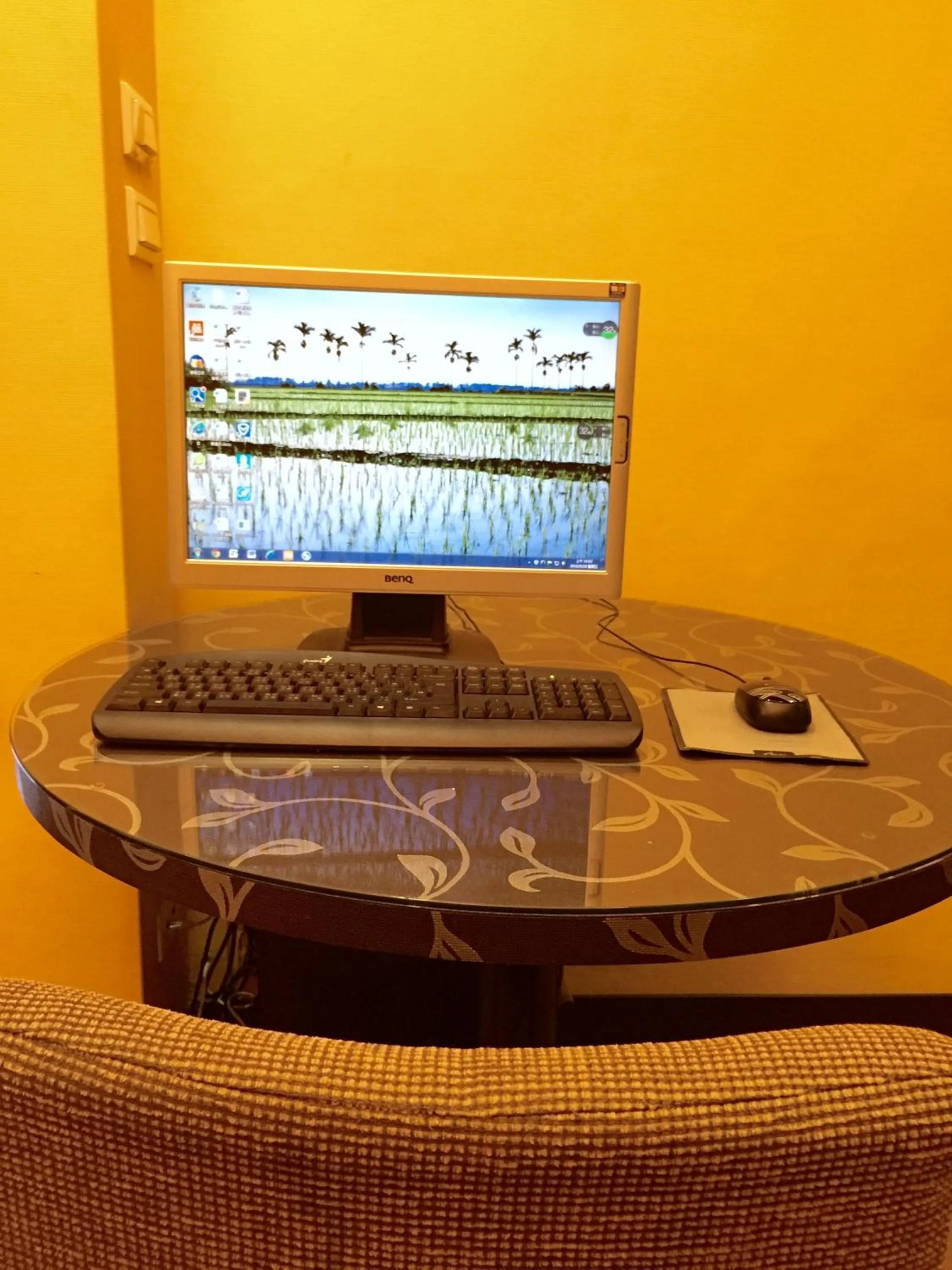 Communal lounge/ TV room in Garden Hotel