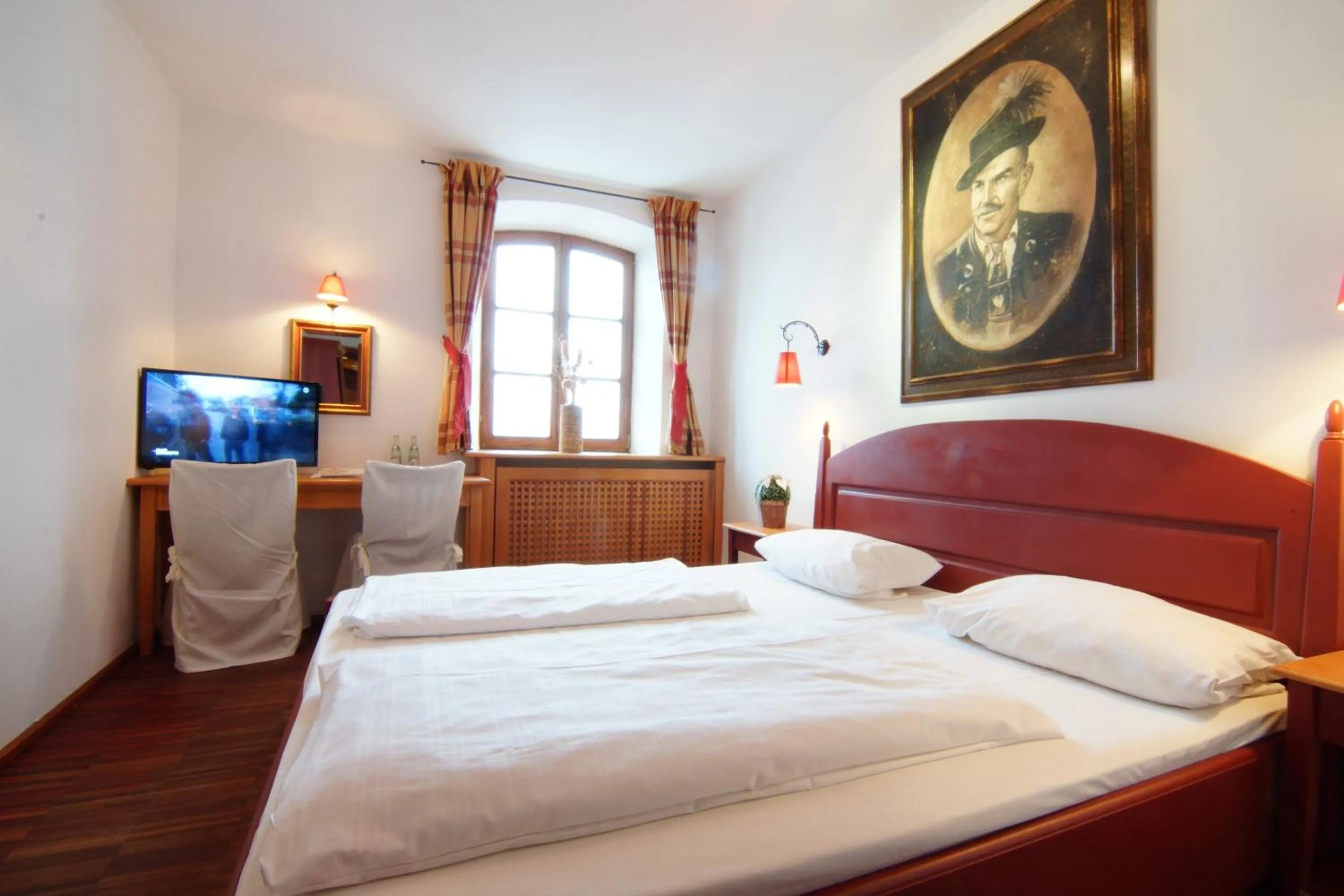 Photo of the whole room, Bed in Landhotel & Gasthof Baiernrain