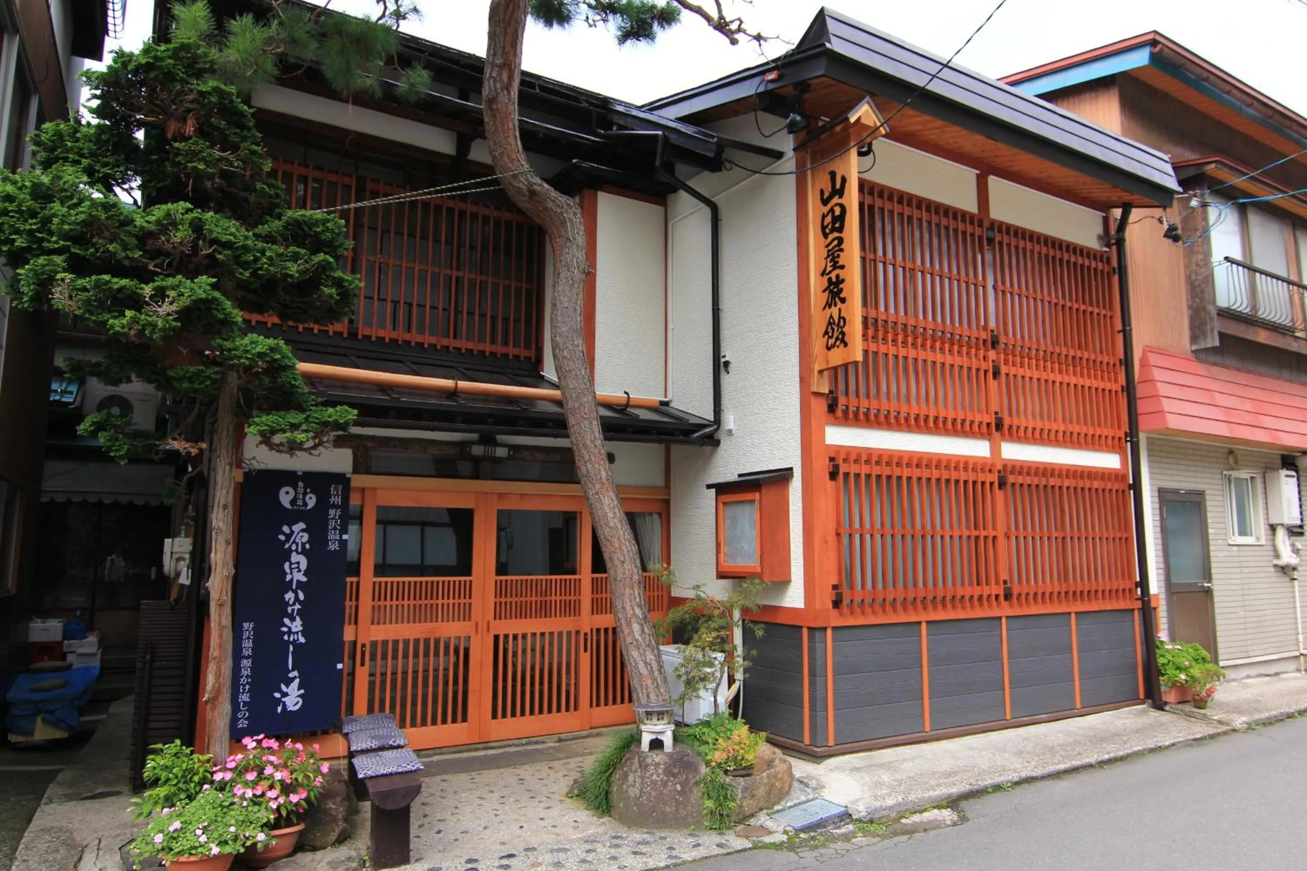 Facade/entrance in Yamadaya Ryokan