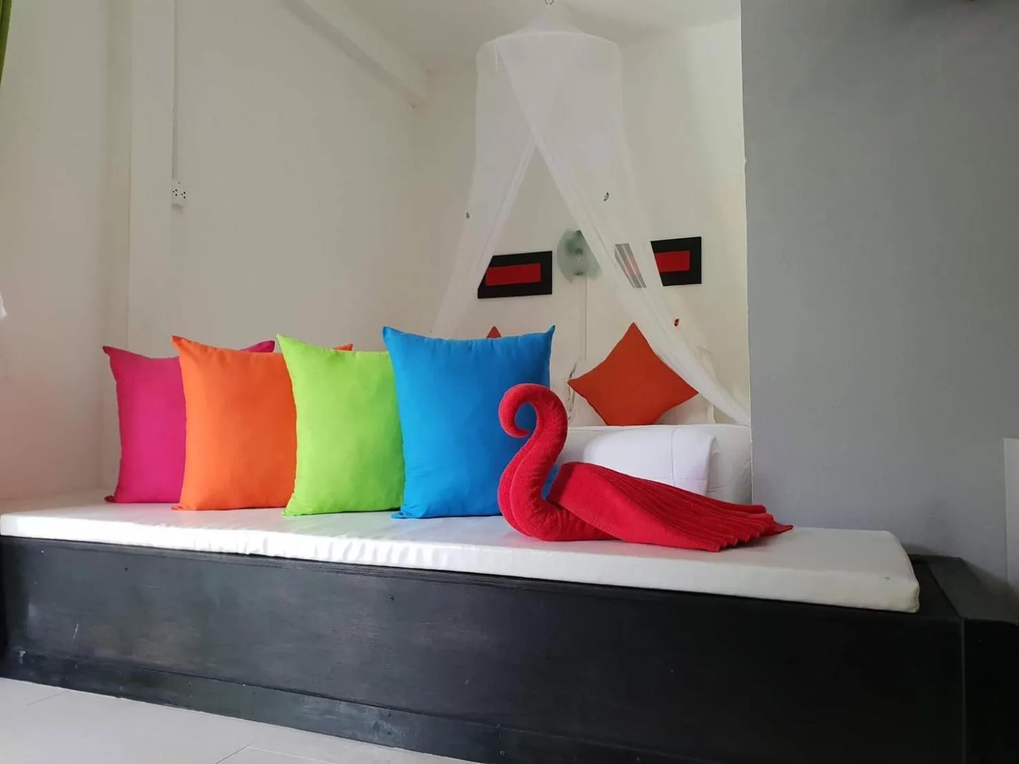 Bed in Phangan Cove Beach Resort